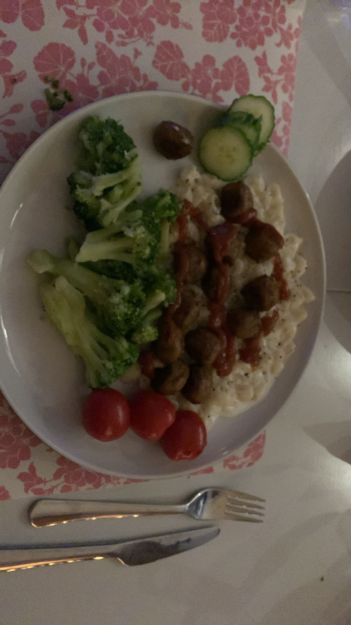 Pasta med köttbullar