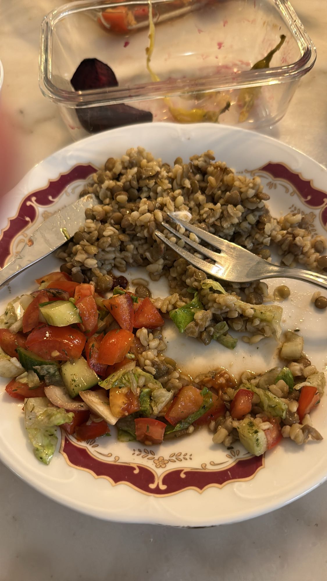 Korn- och linsrätt med sallad