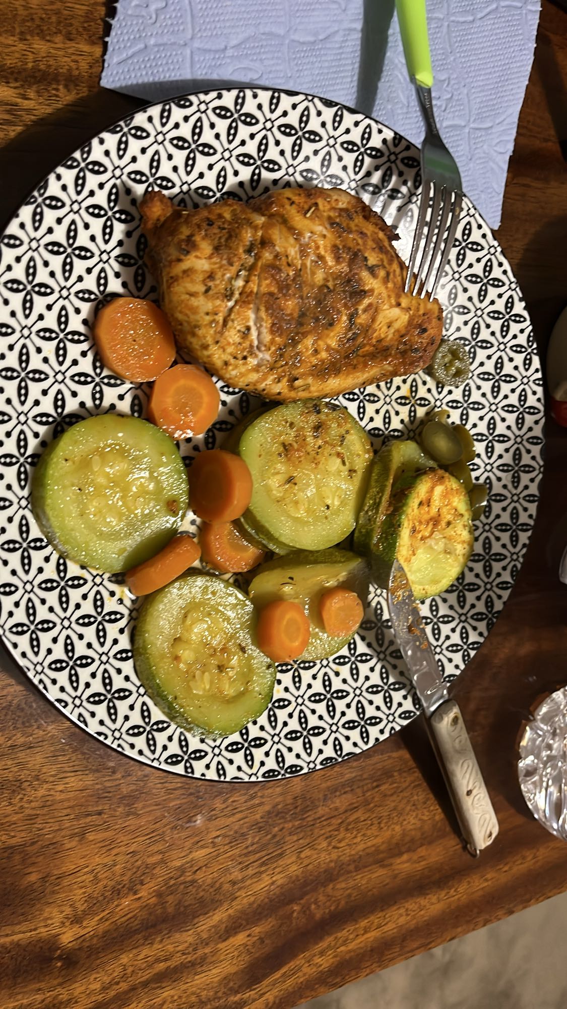 Пилешко с тиквички и моркови