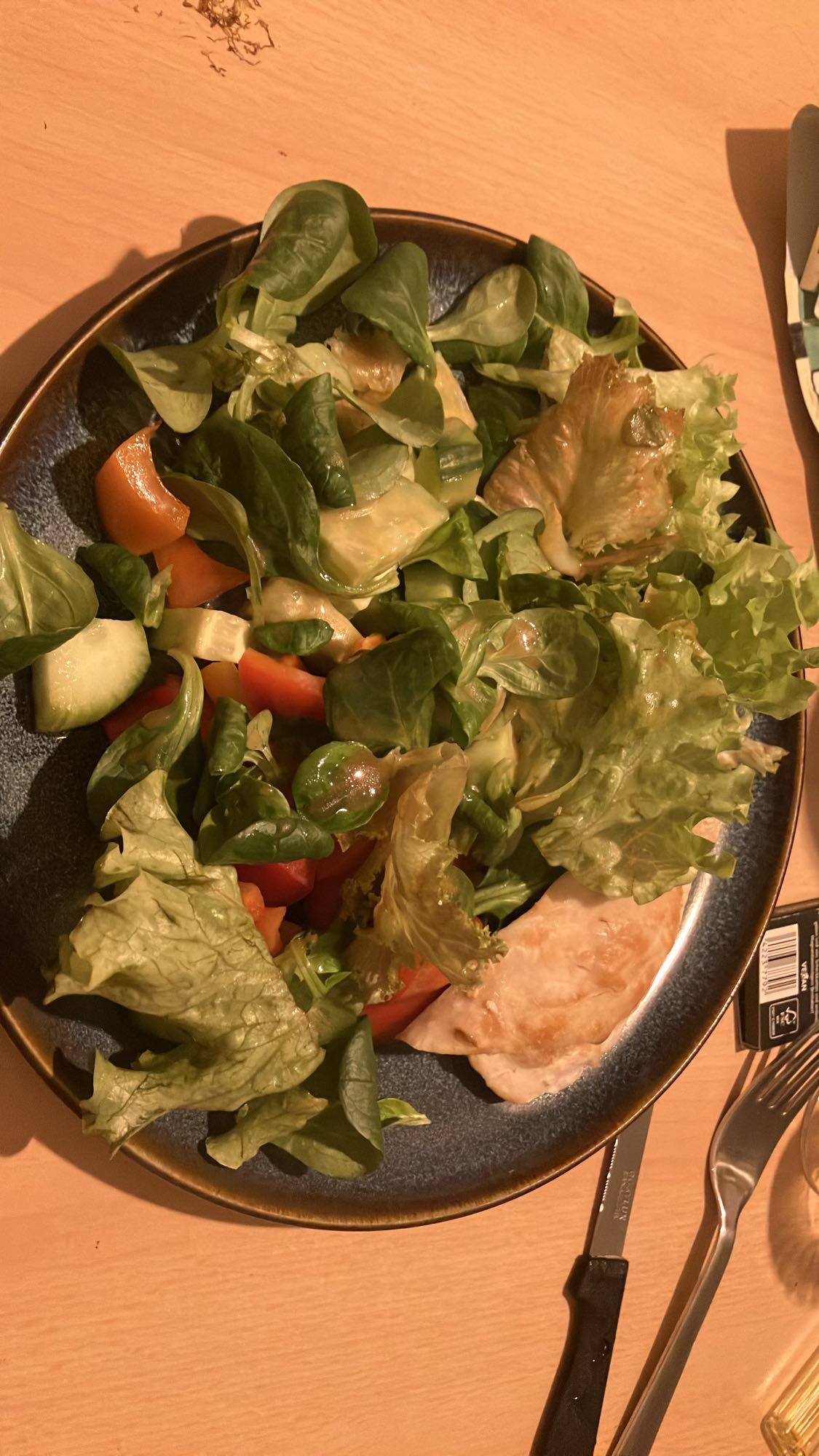 Salada com frango grelhado