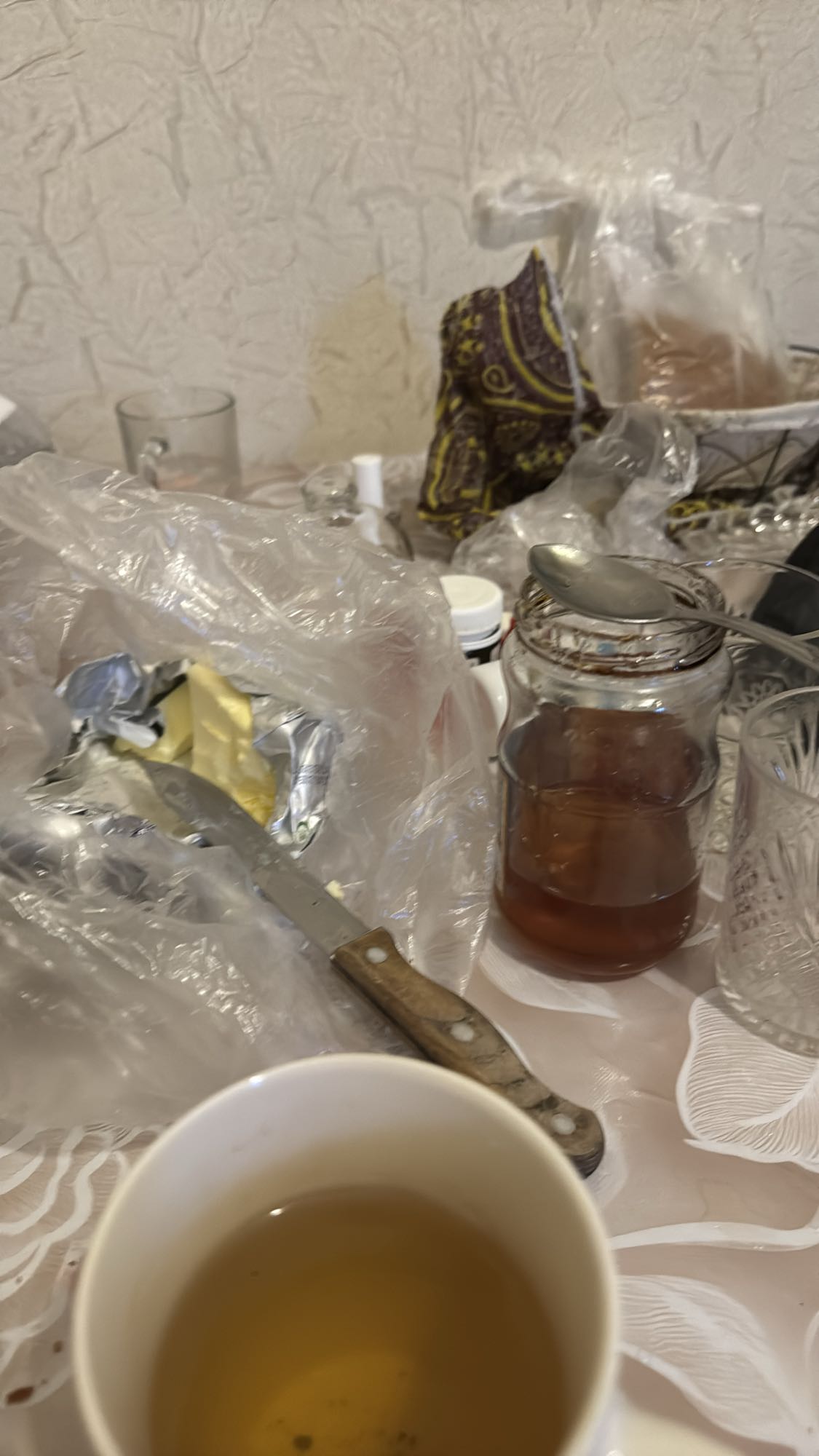 чай с мёдом и маслом