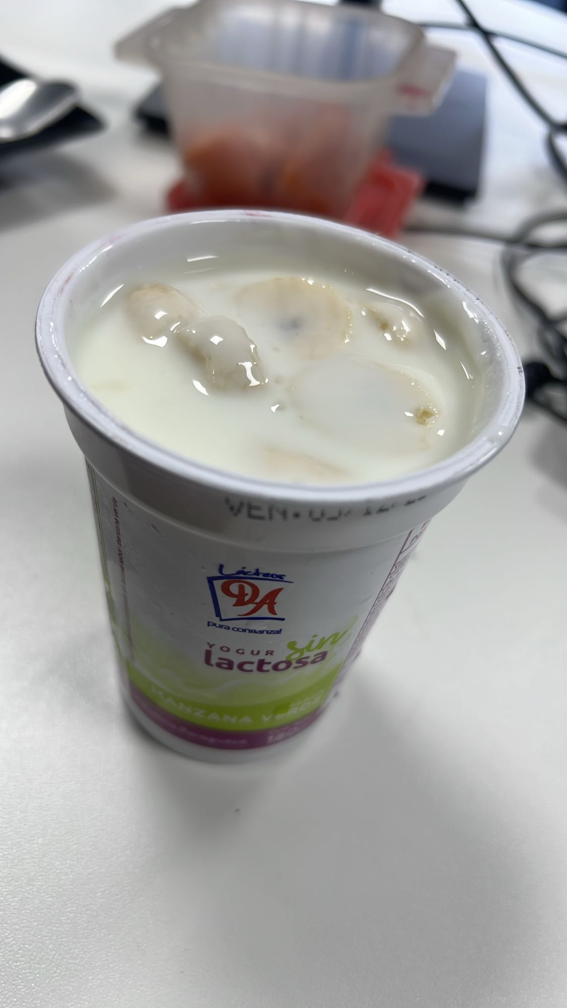 Lactose-free yogurt cup