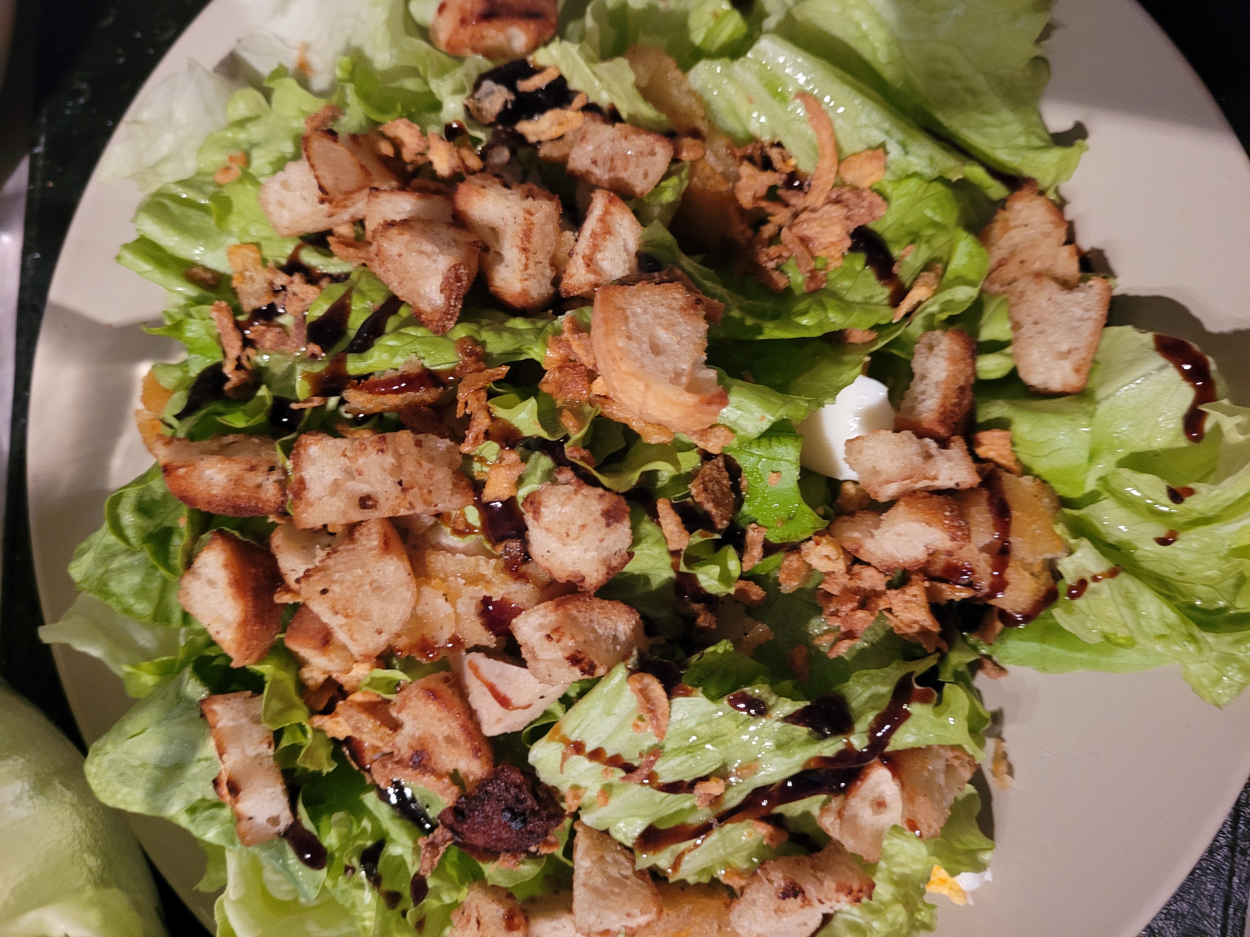 Salade croûtons balsamique