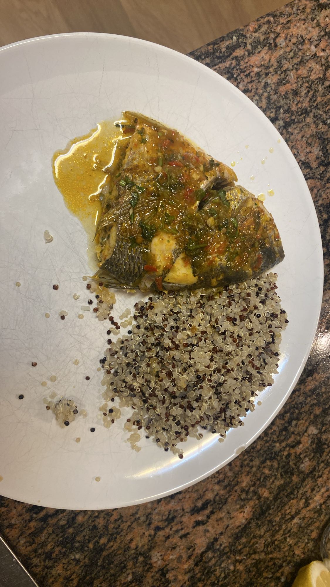 Media dorada guisada con quinoa y calabacín hervido