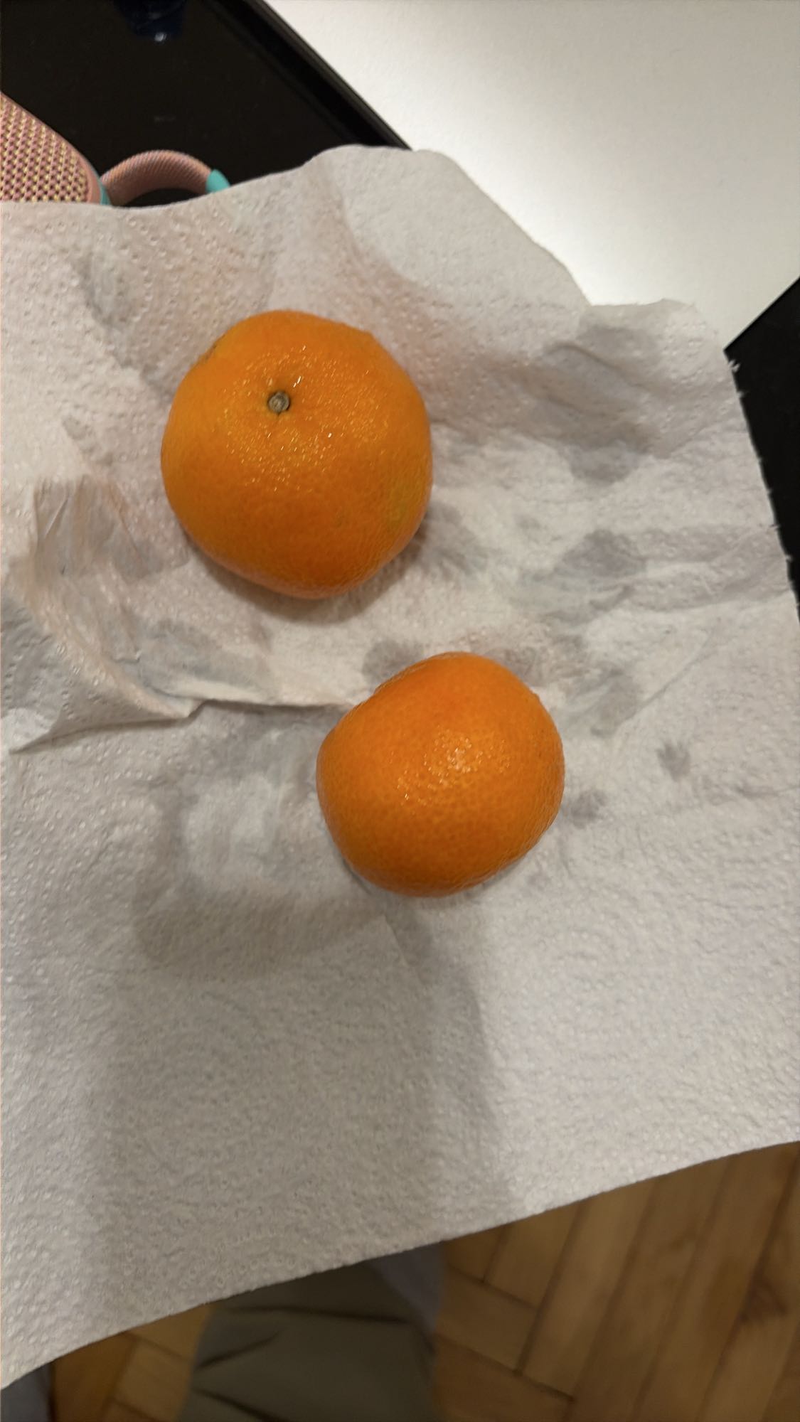 два мандарина