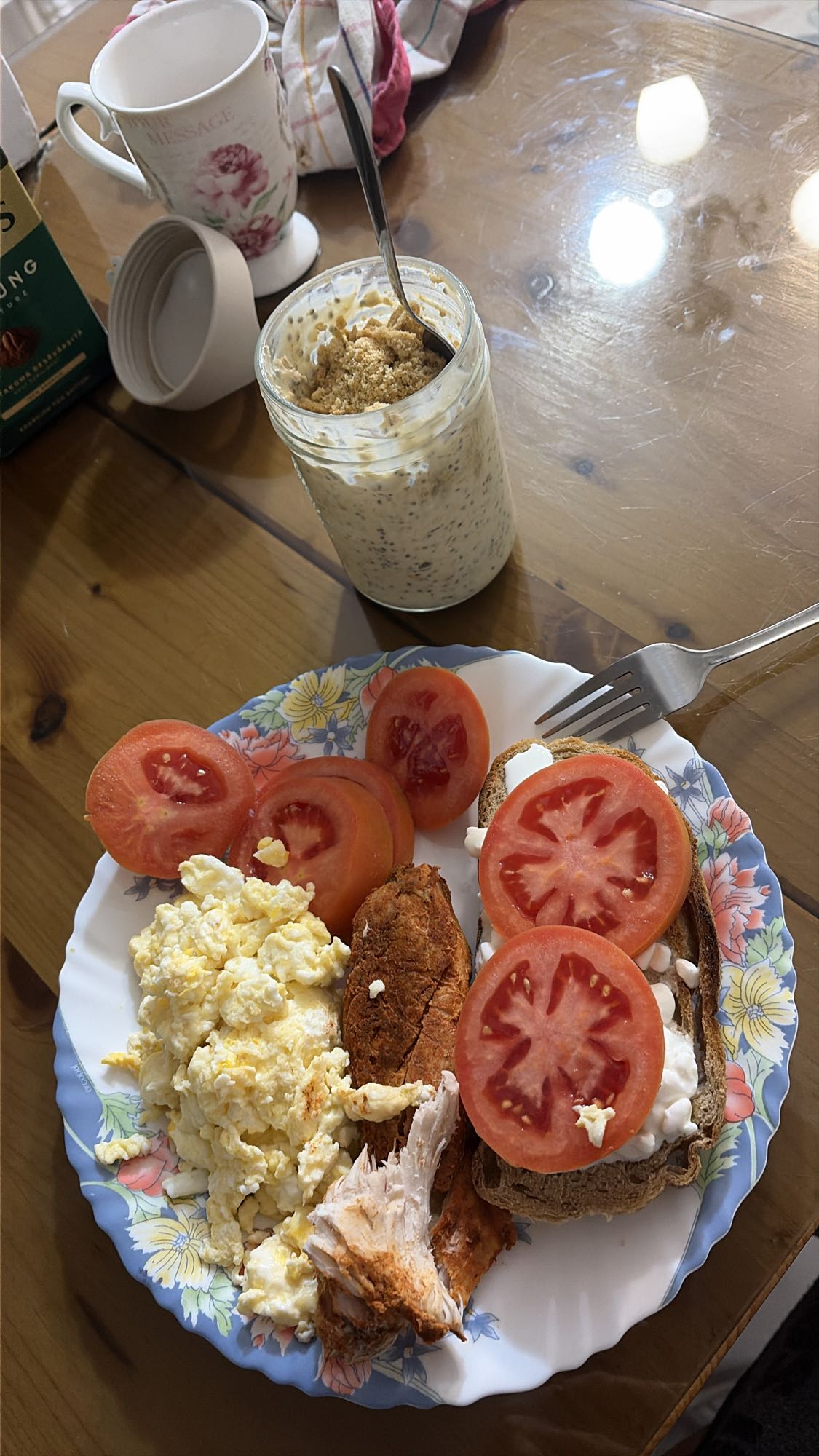 Mic dejun proteic cu omletă, pui la cuptor și ovăz cu kefir