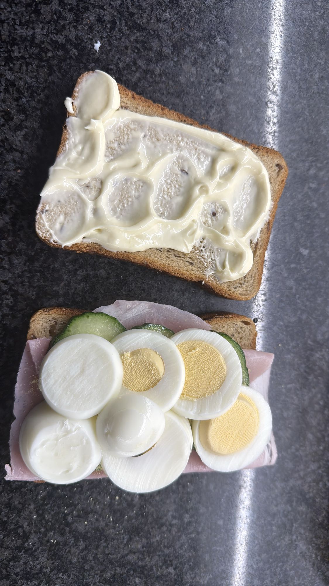 Broodje ham ei komkommer