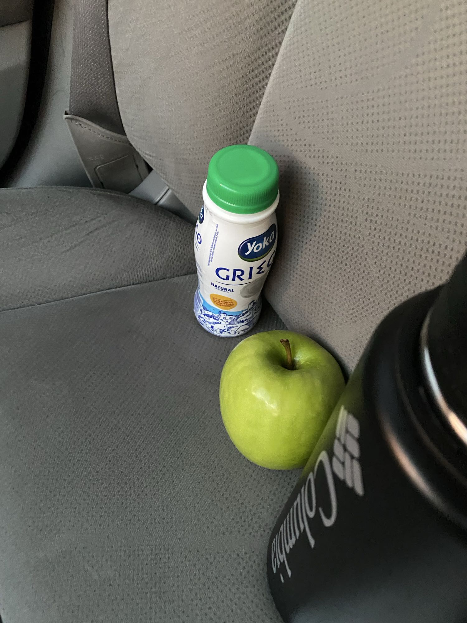 yogur griego y manzana