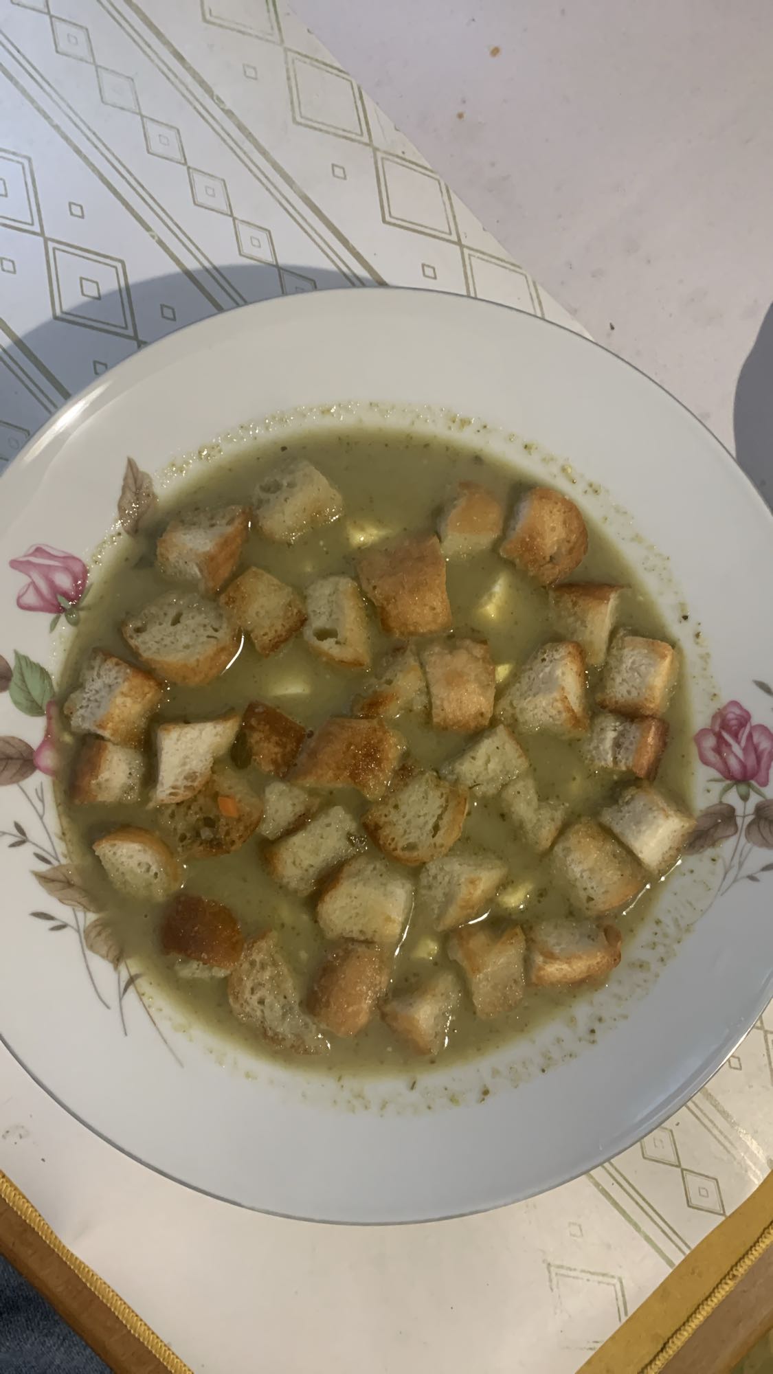 Zupa krem z grzankami