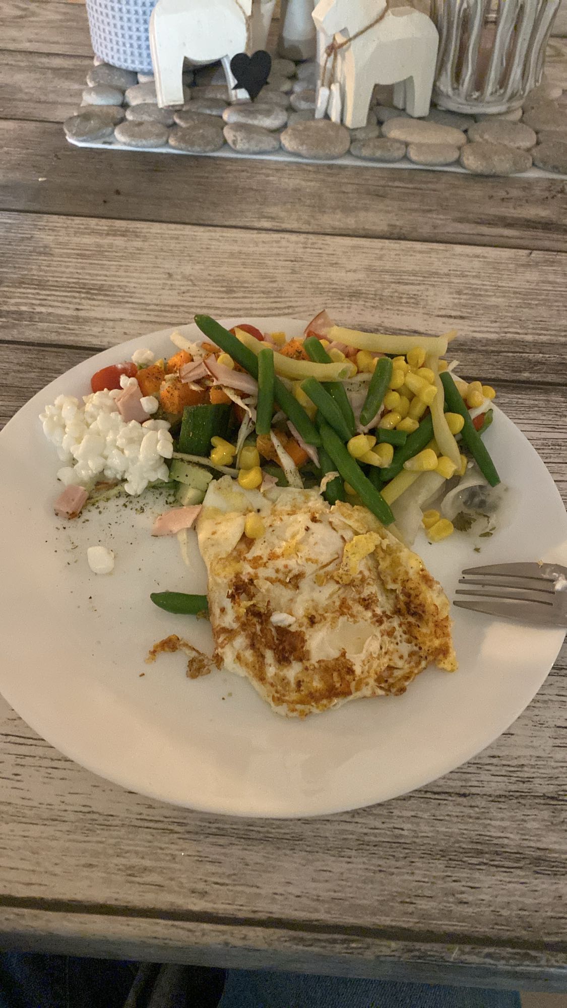 Grönsaksomelett tallrik