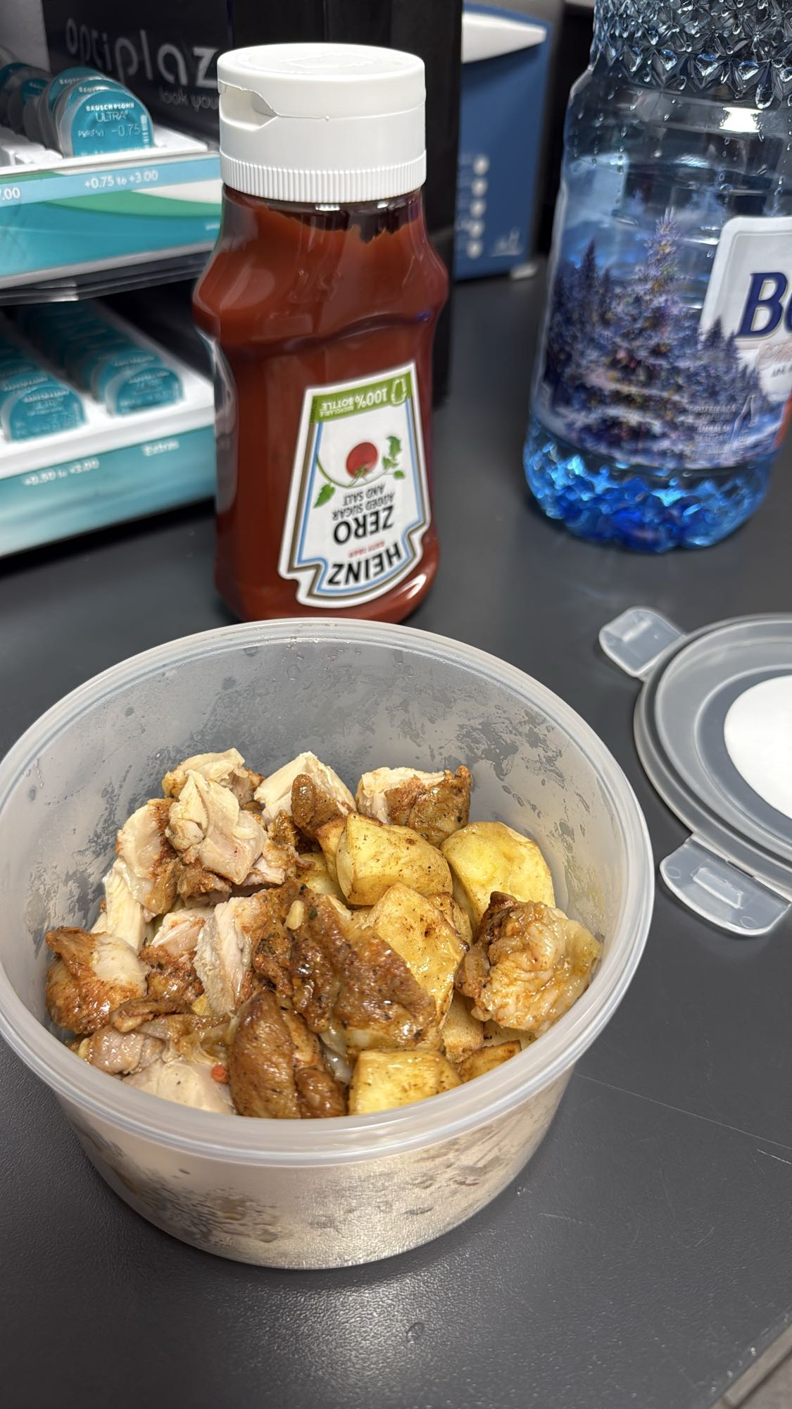 Pui cu cartofi la cuptor