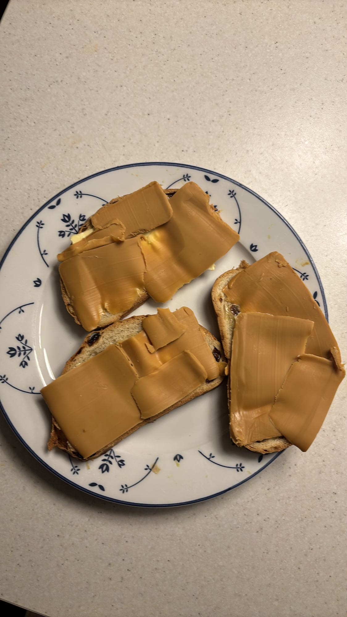 Brunost på brødskiver