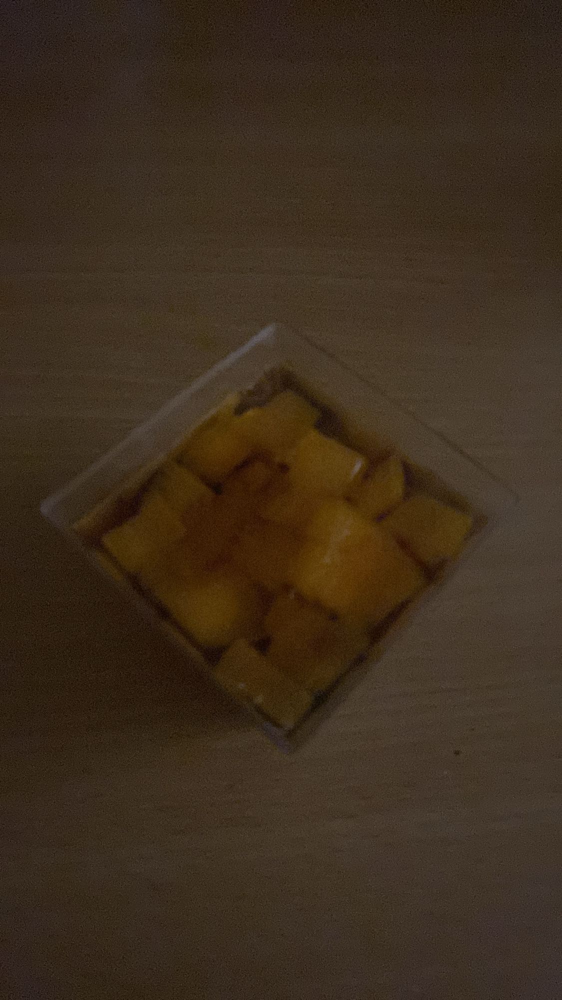pokrojone mango w kubku