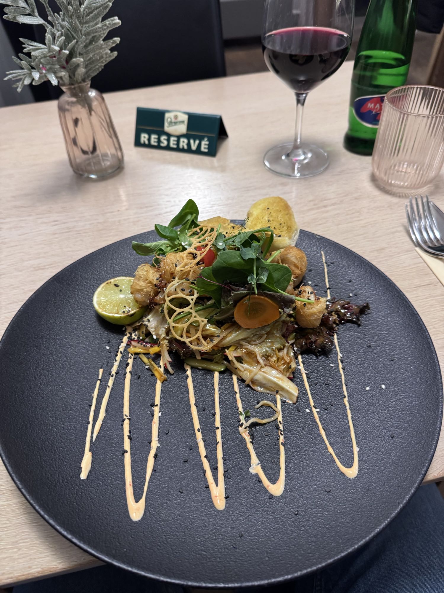 Grillet salat med chips