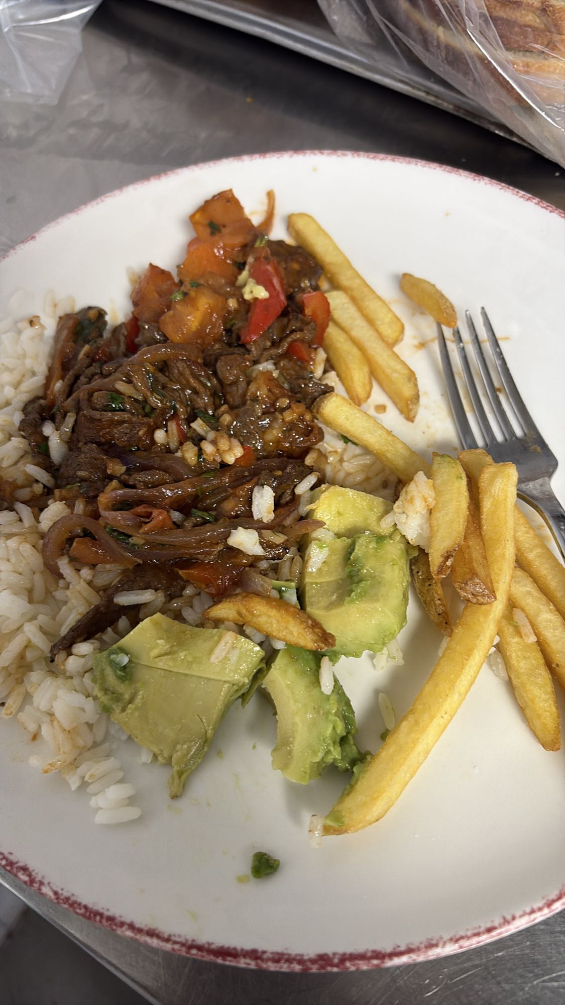 arroz con carne y papas