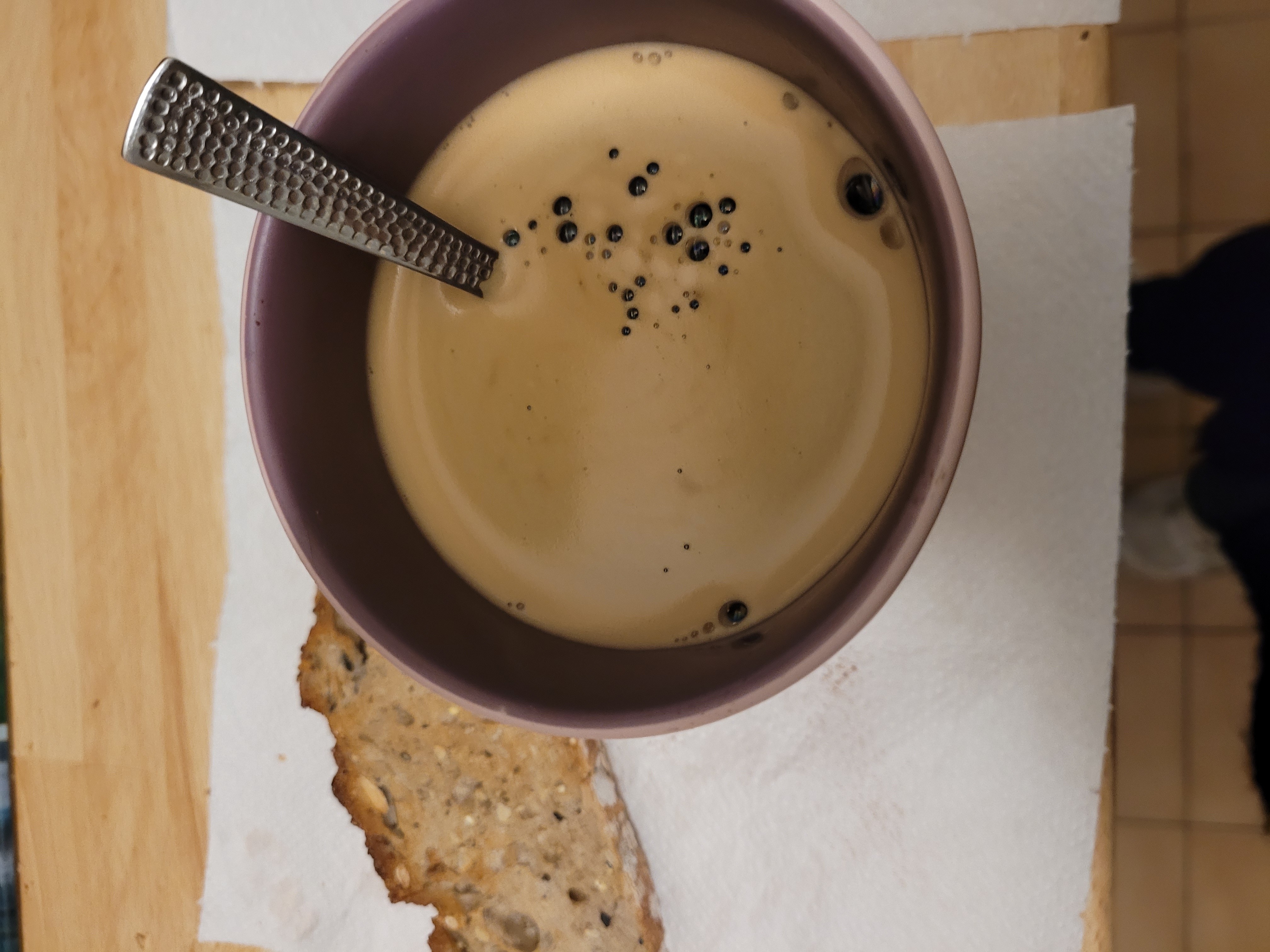 Café et pain aux graines