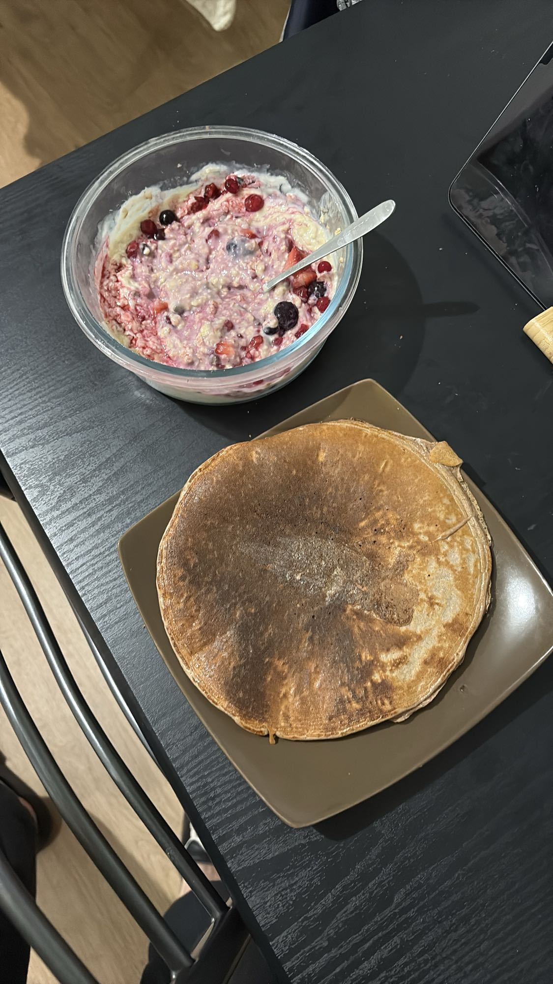 Crêpes et porridge fruits