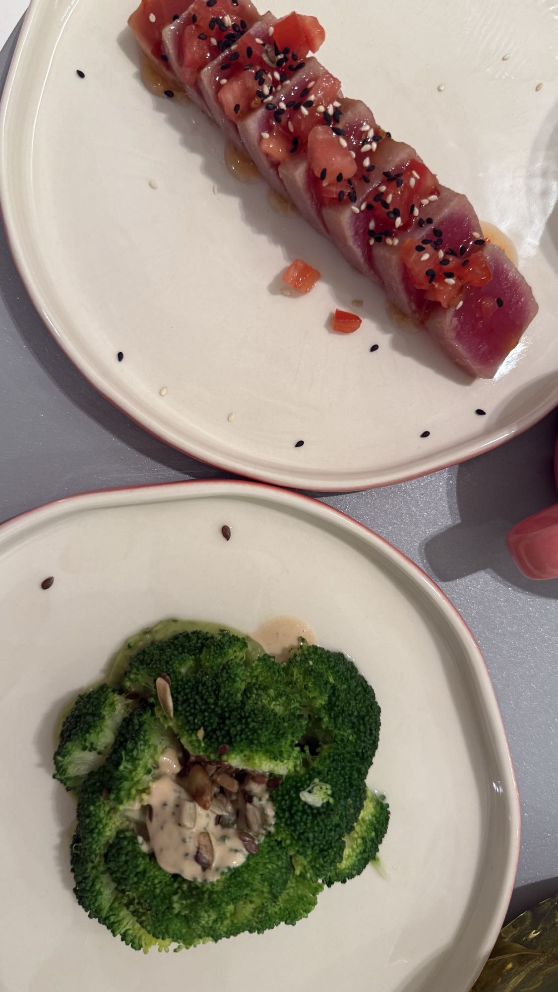 тунец с брокколи