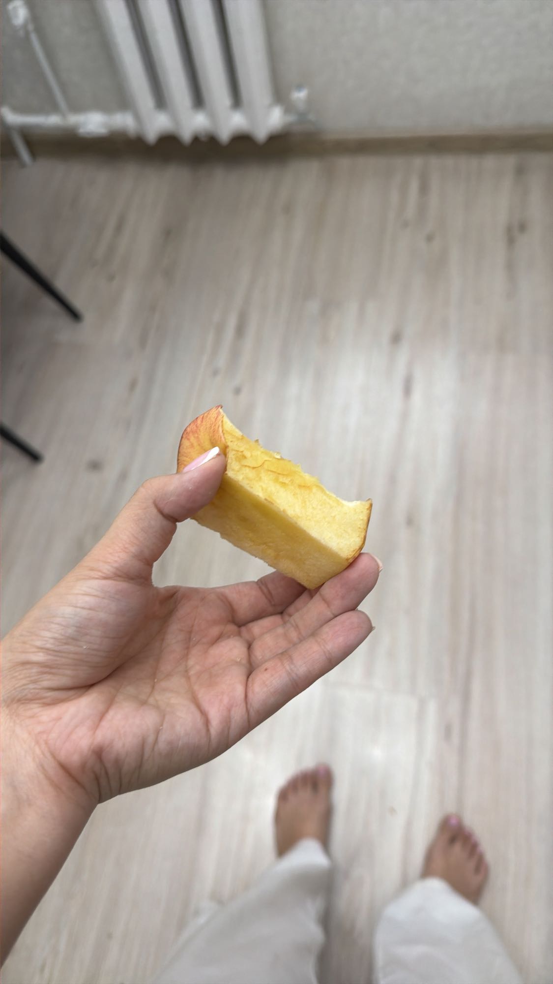 кусочек яблока