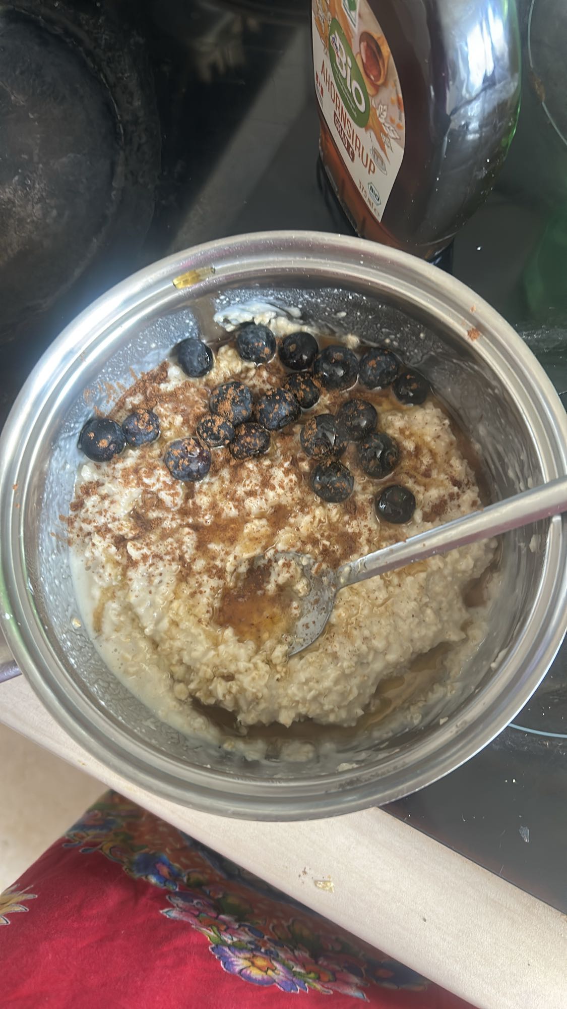 Haferflocken mit Heidelbeeren