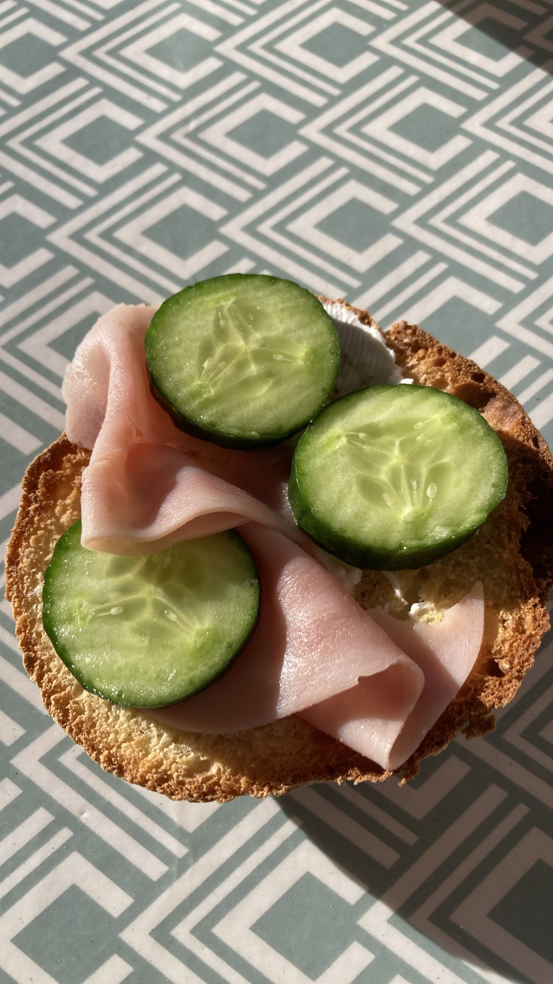 Skinkmacka med gurka