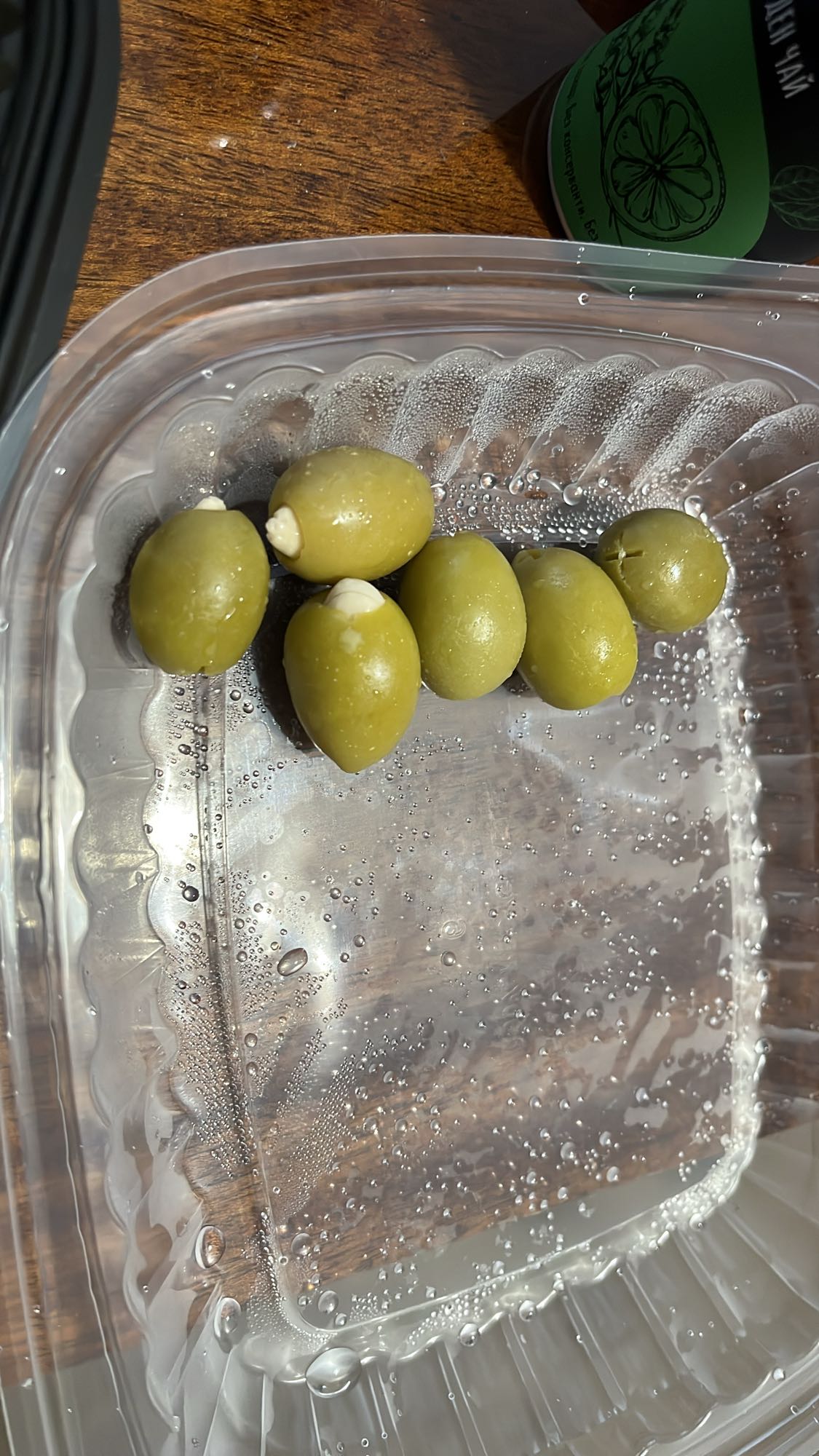 Пълнени зелени маслини