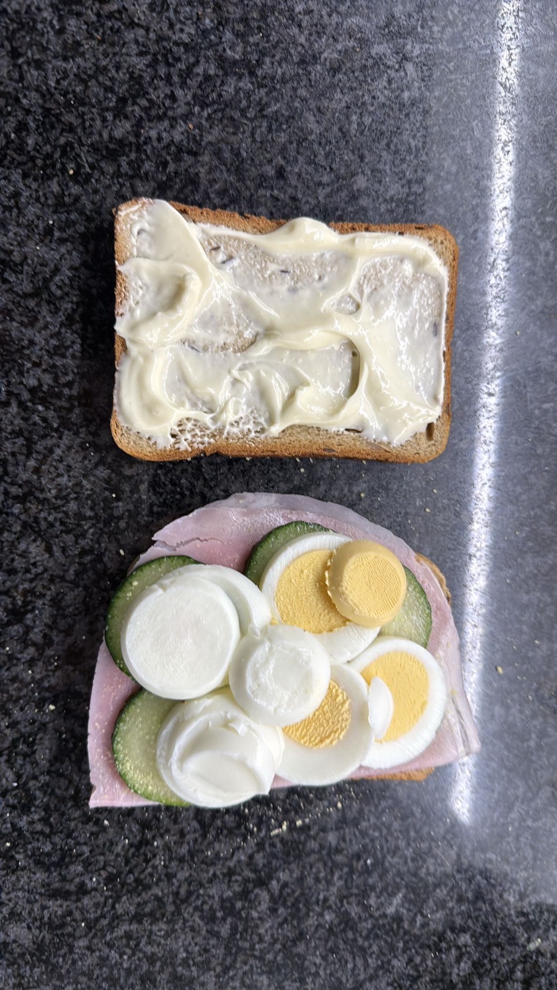 Broodje ham ei komkommer