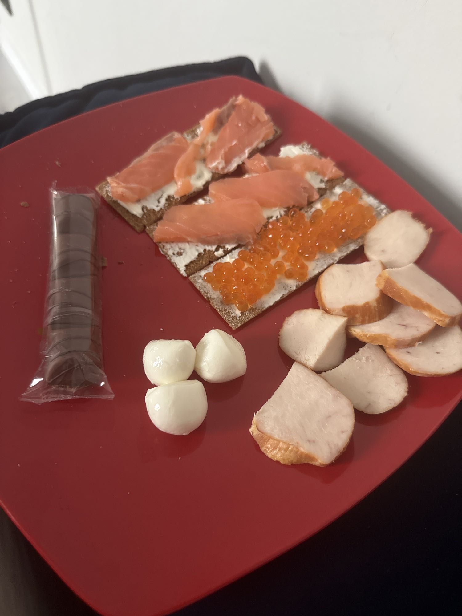 Закуска с рыбой и сыром