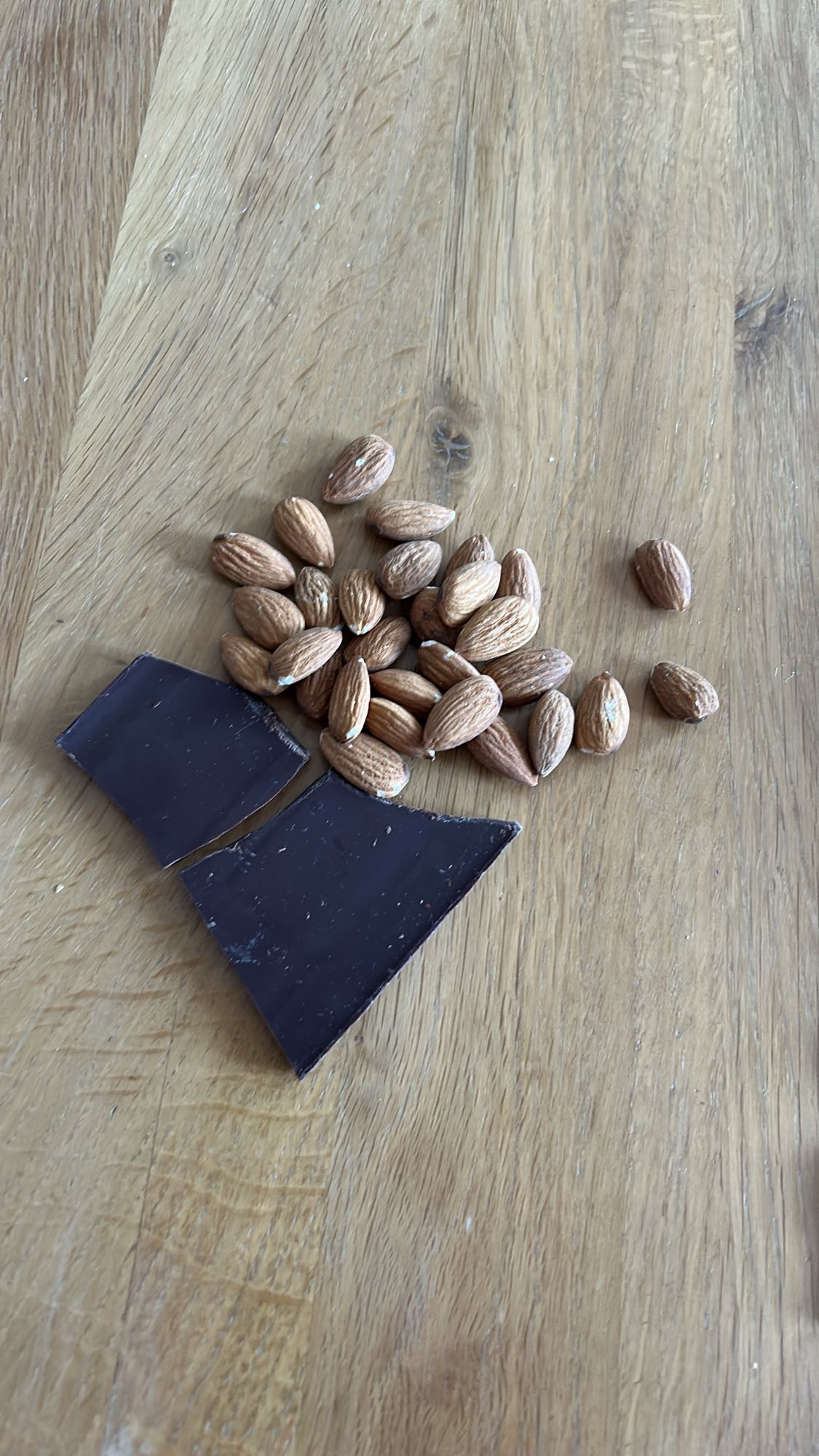 Amandes et chocolat noir