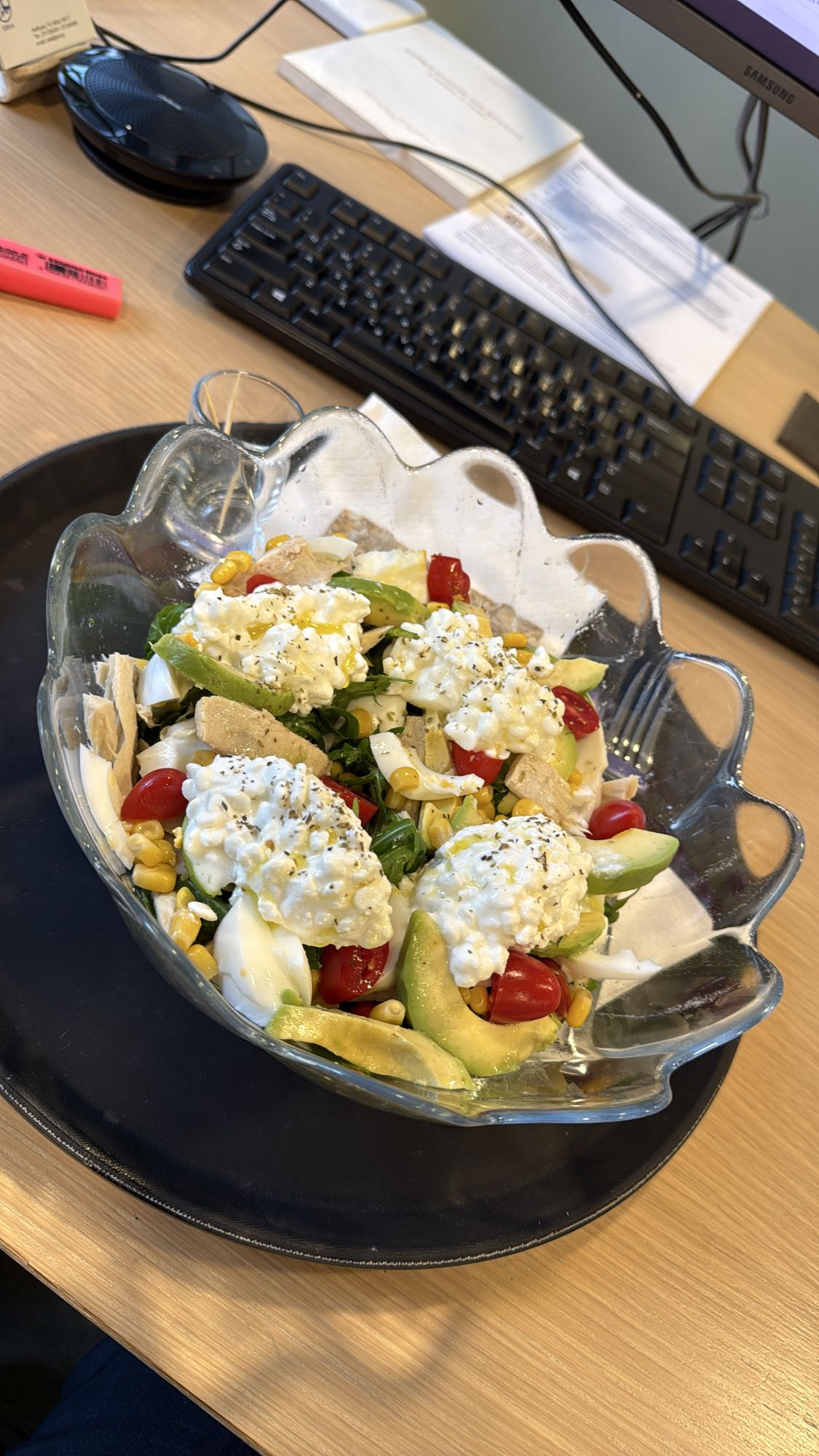 Σαλάτα με αυγό και αβοκάντο