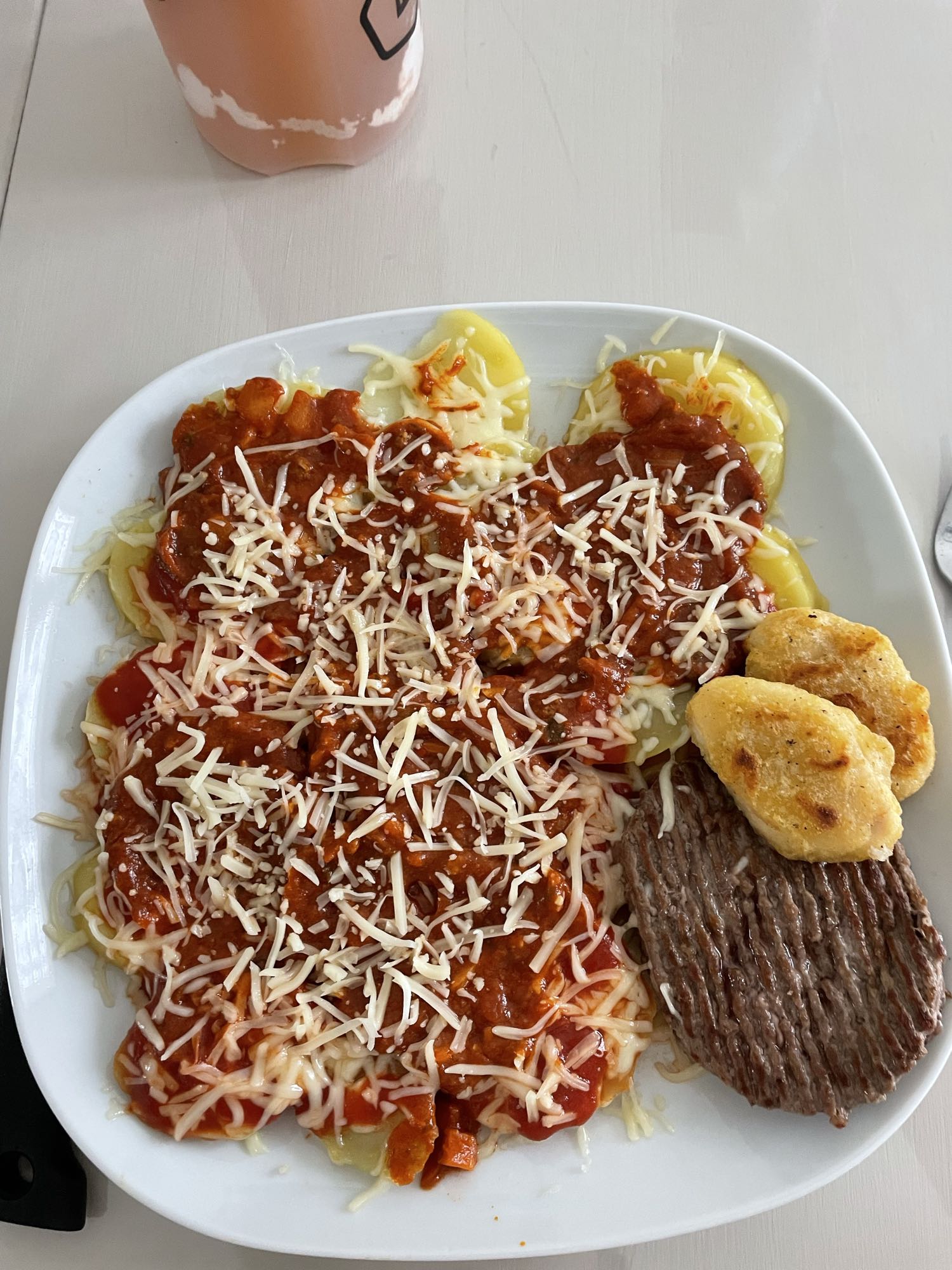 Raviolis sauce tomate et steak