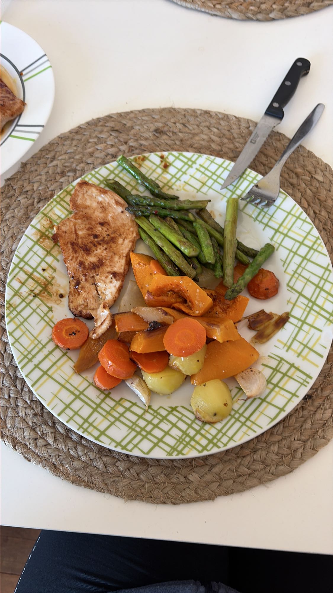 Pollo con verduras asadas