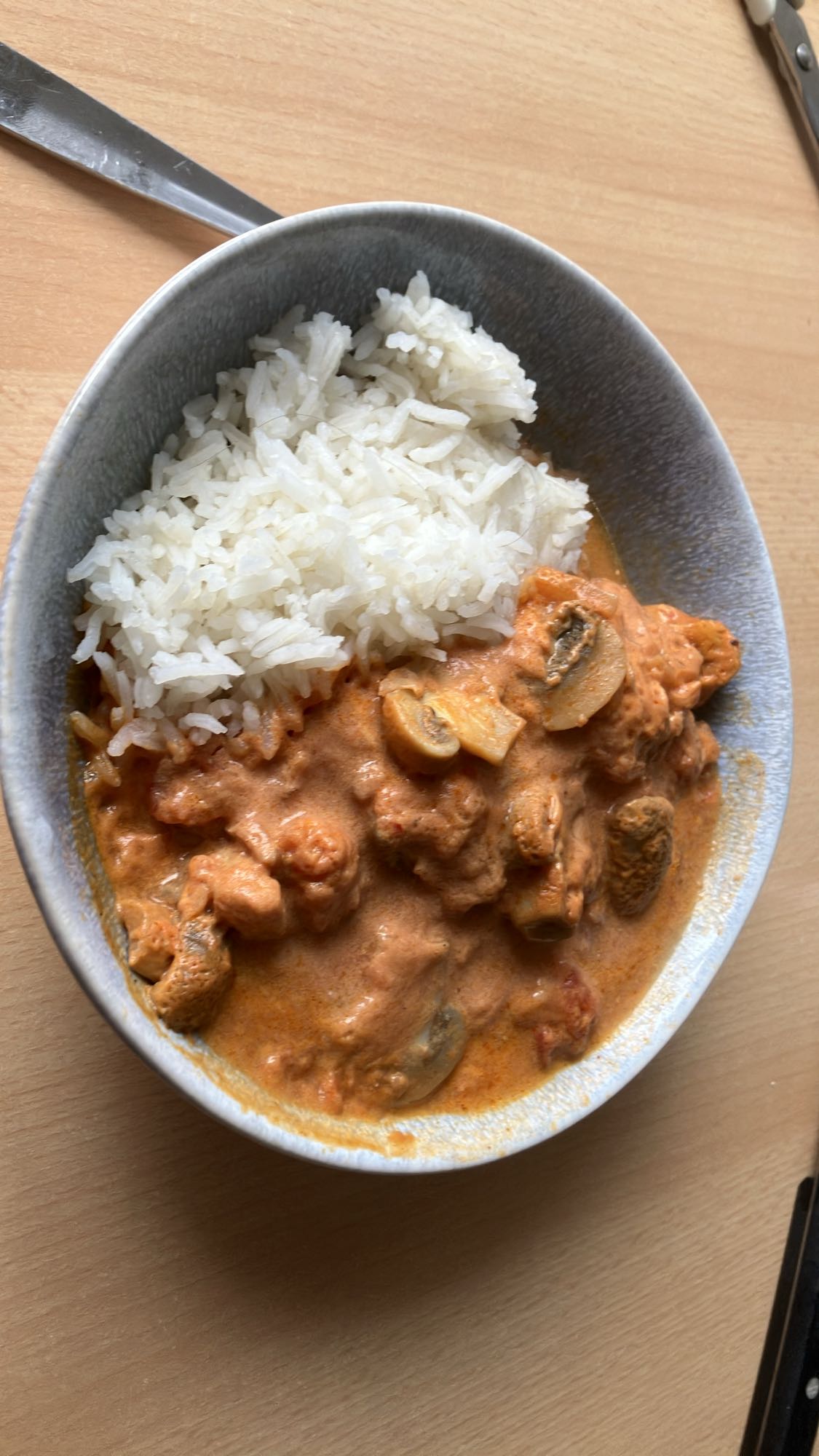 Frango ao molho com arroz