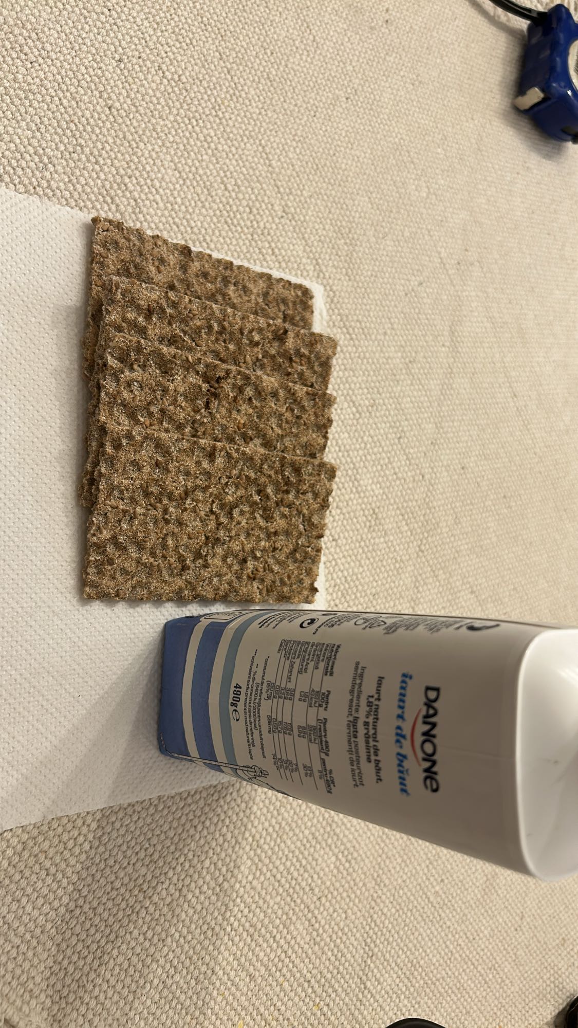 Iaurt cu crackers integrali