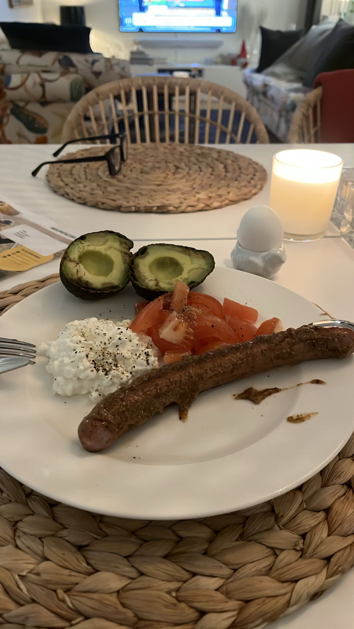 Korv med avokado & keso