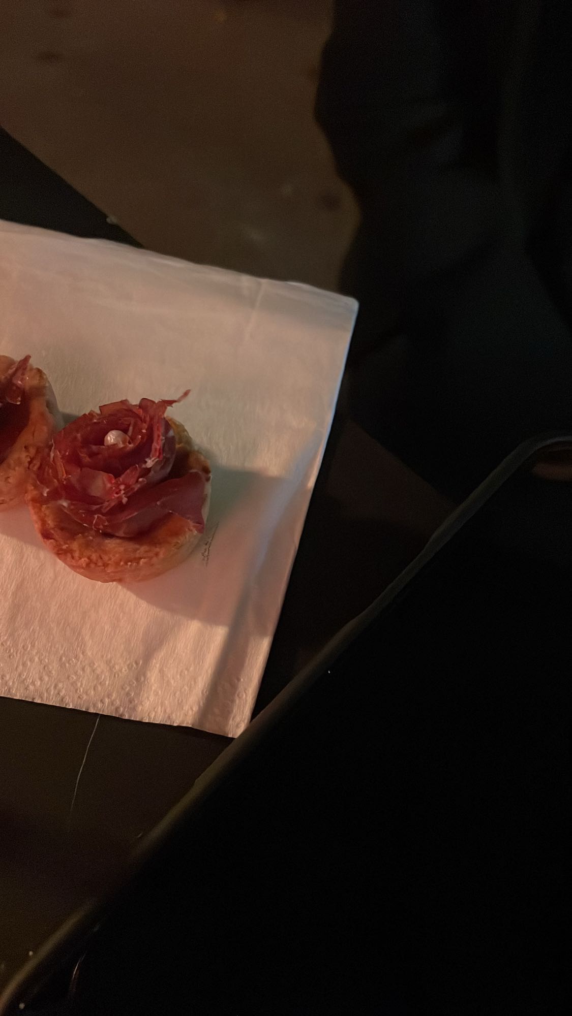 Puff pastry with cured ham