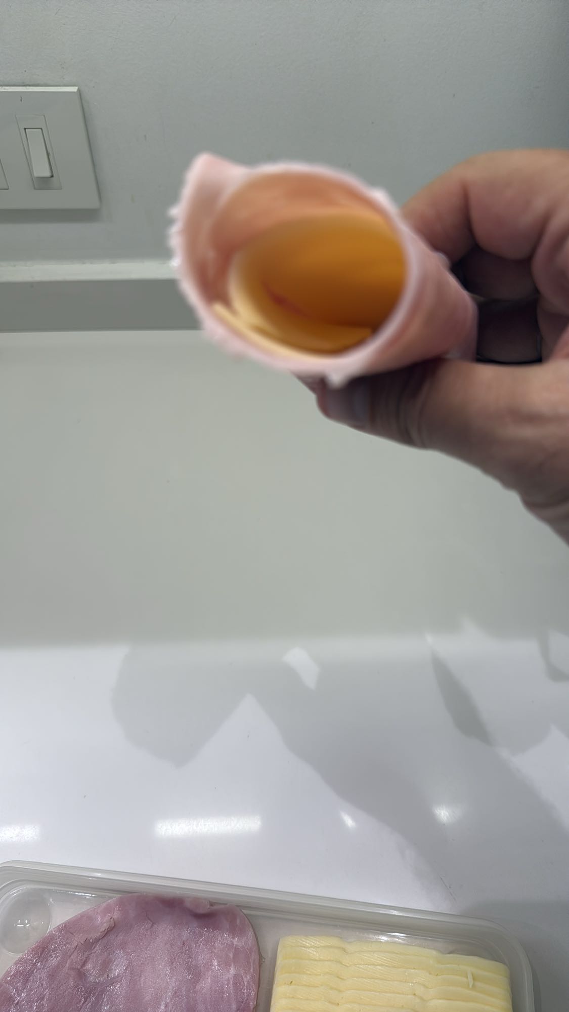 rollo de jamón y queso