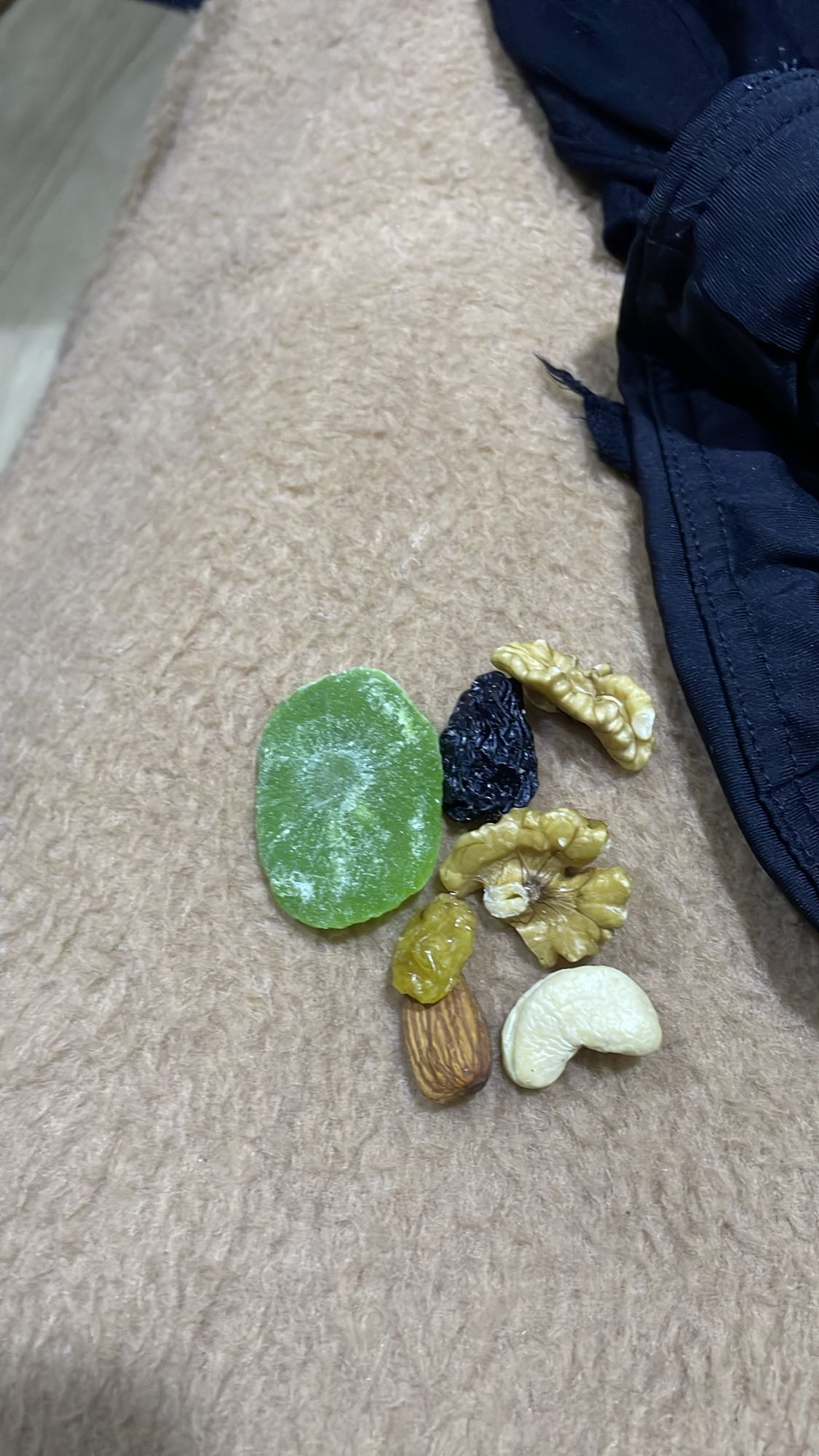 Mixed dried fruits & nuts