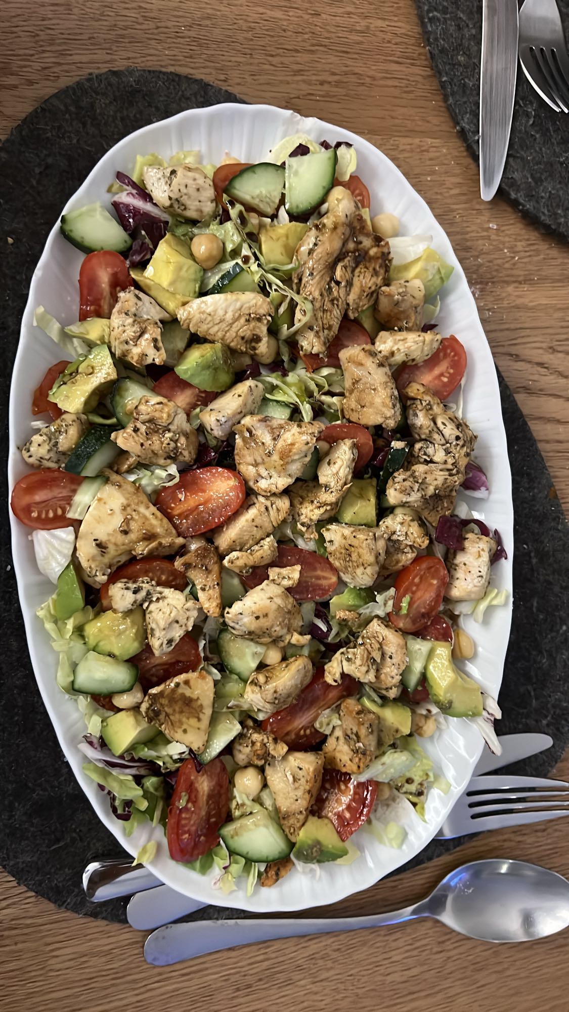 Tavuklu Akdeniz Salata