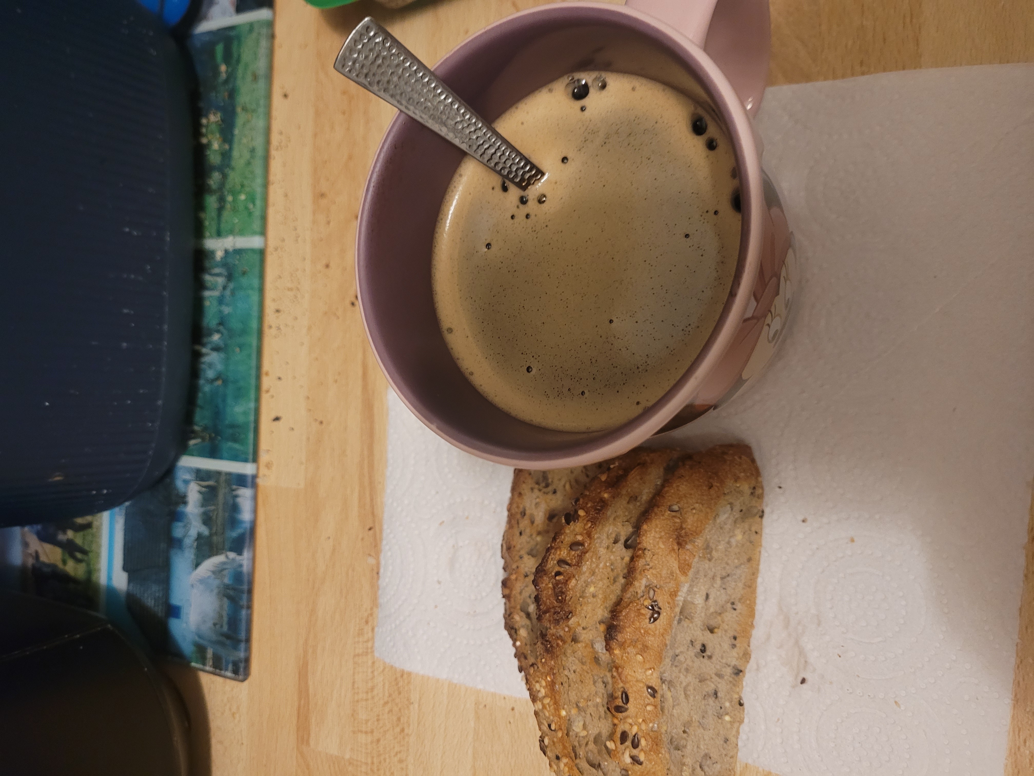 Café et pain aux graines