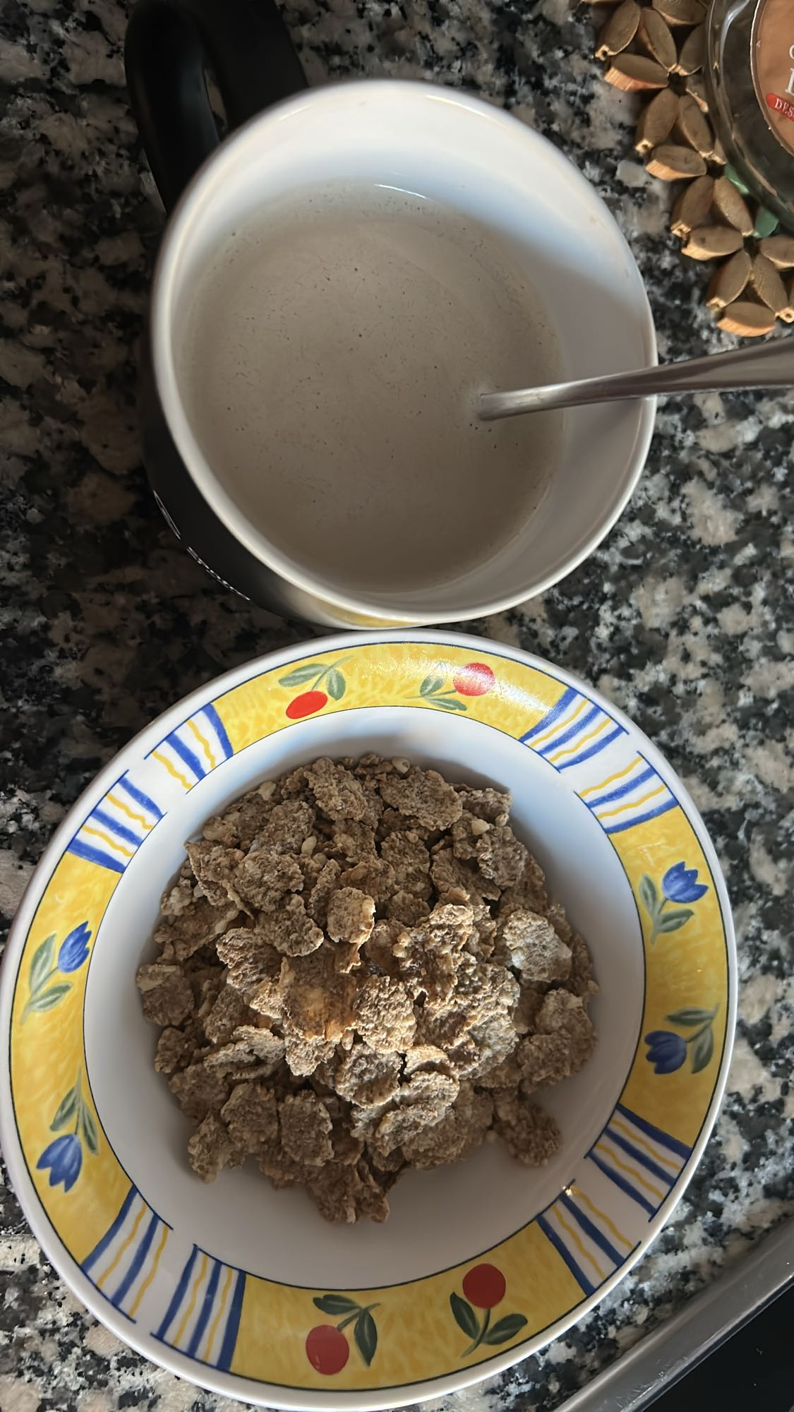 Café con leche desnatada y cereales integrales