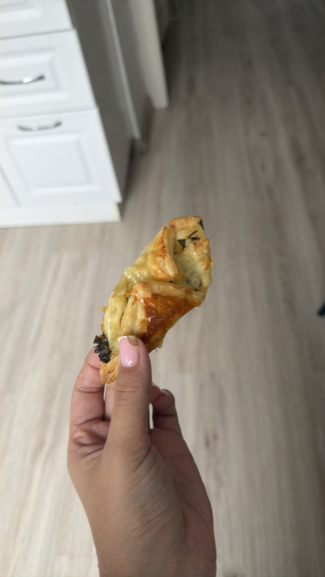 Слойка с сыром и зеленью