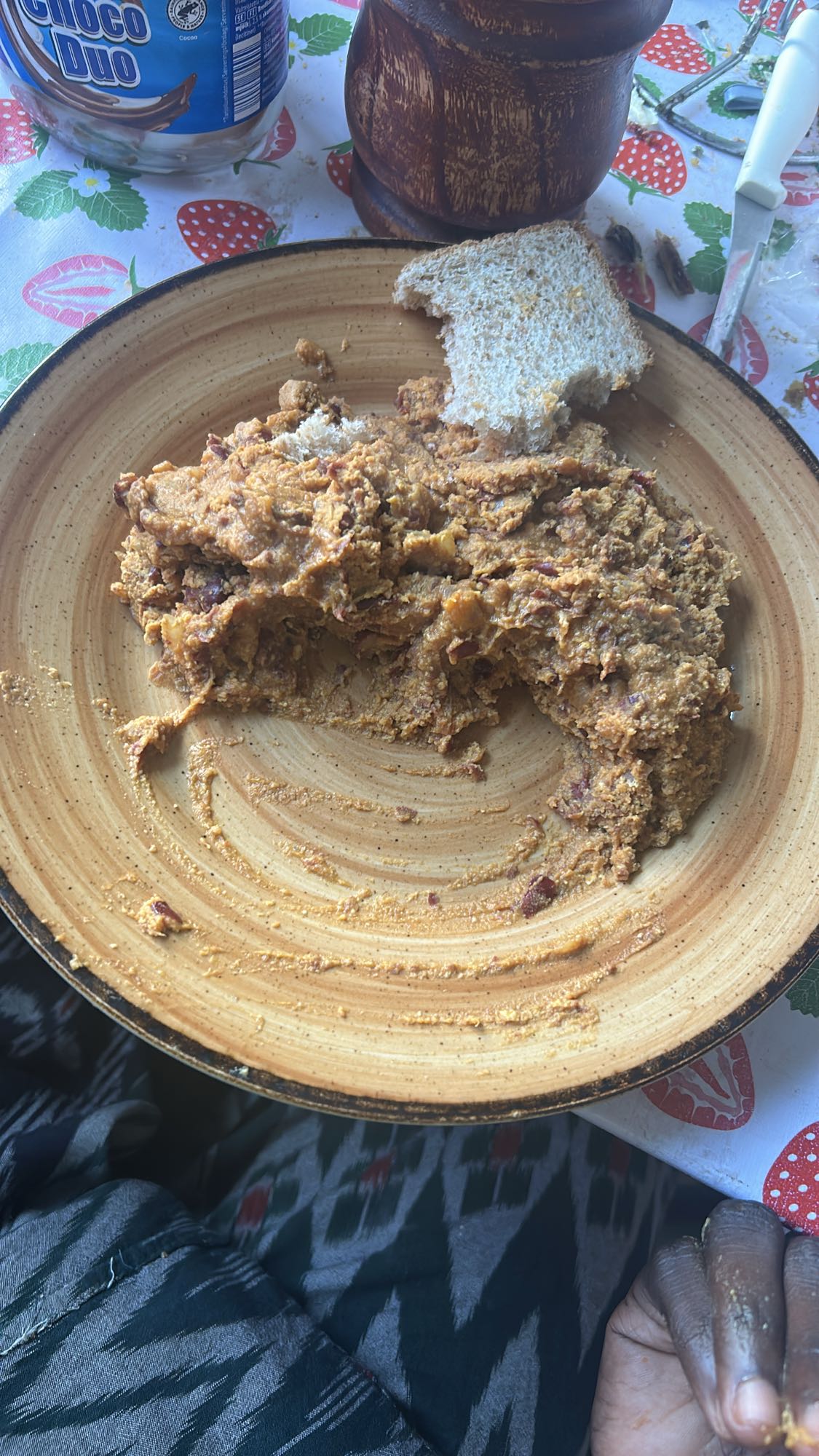 Jordnötssås med bröd