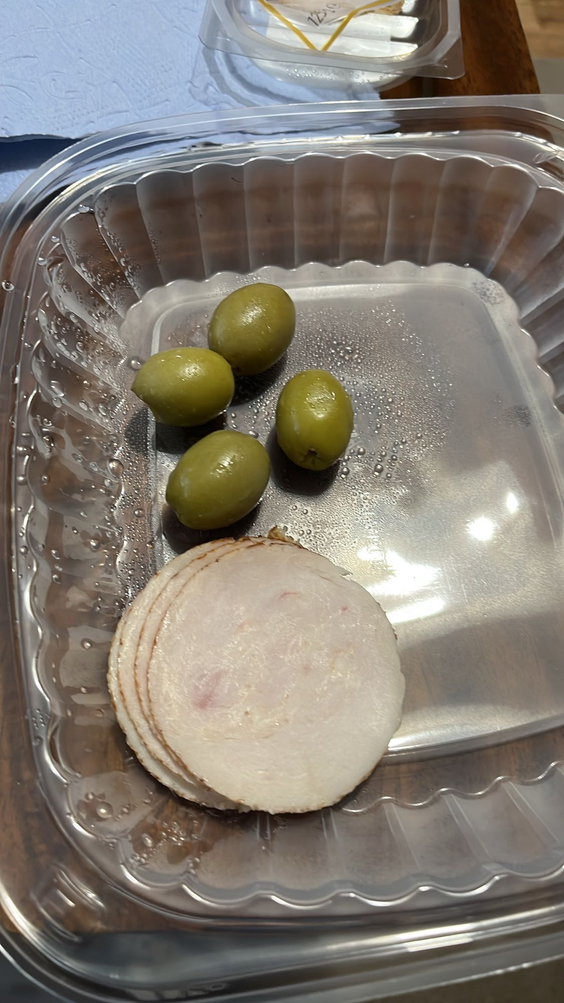 Пуешко и маслини