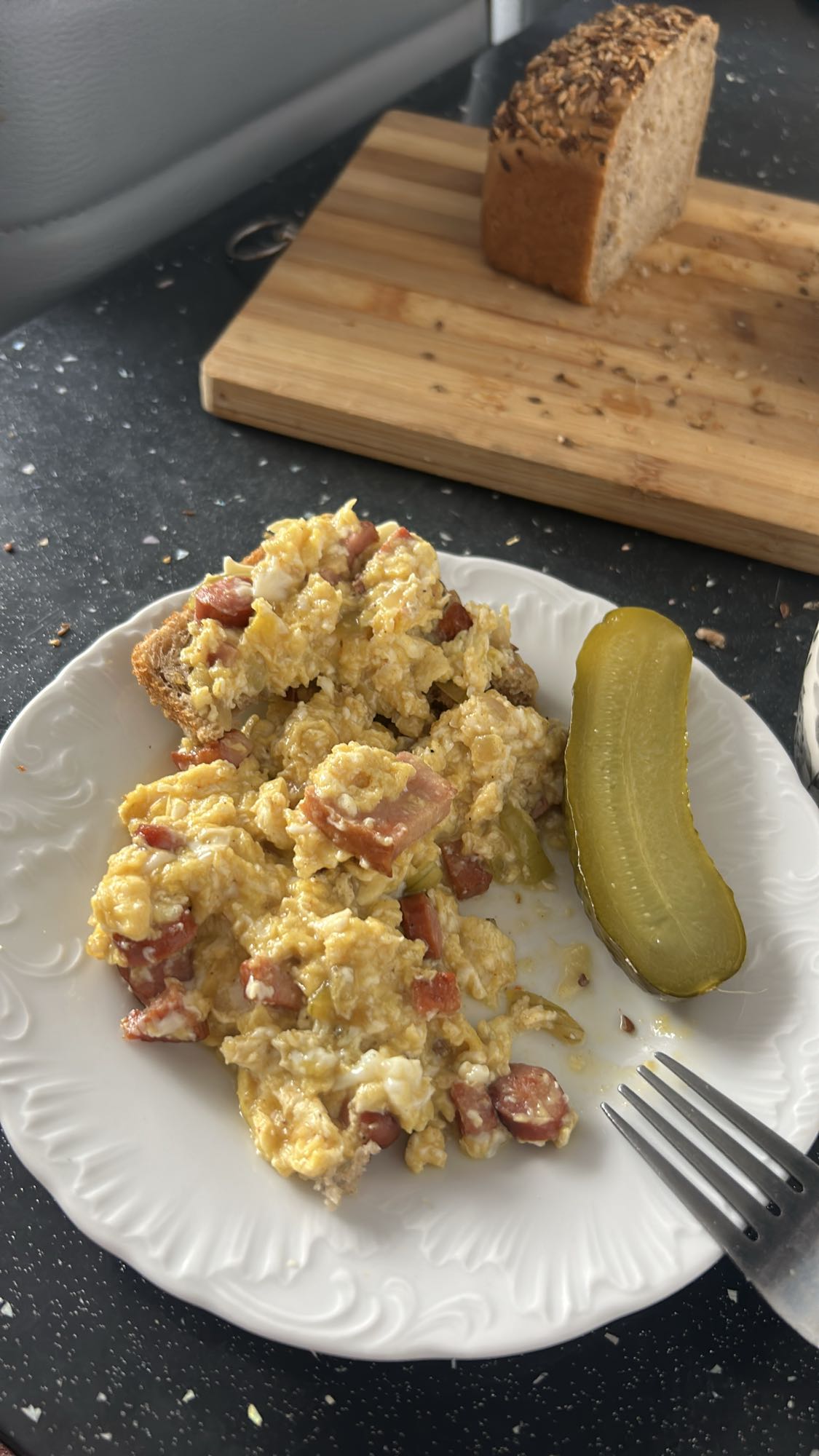 Jajecznica z kiełbasą