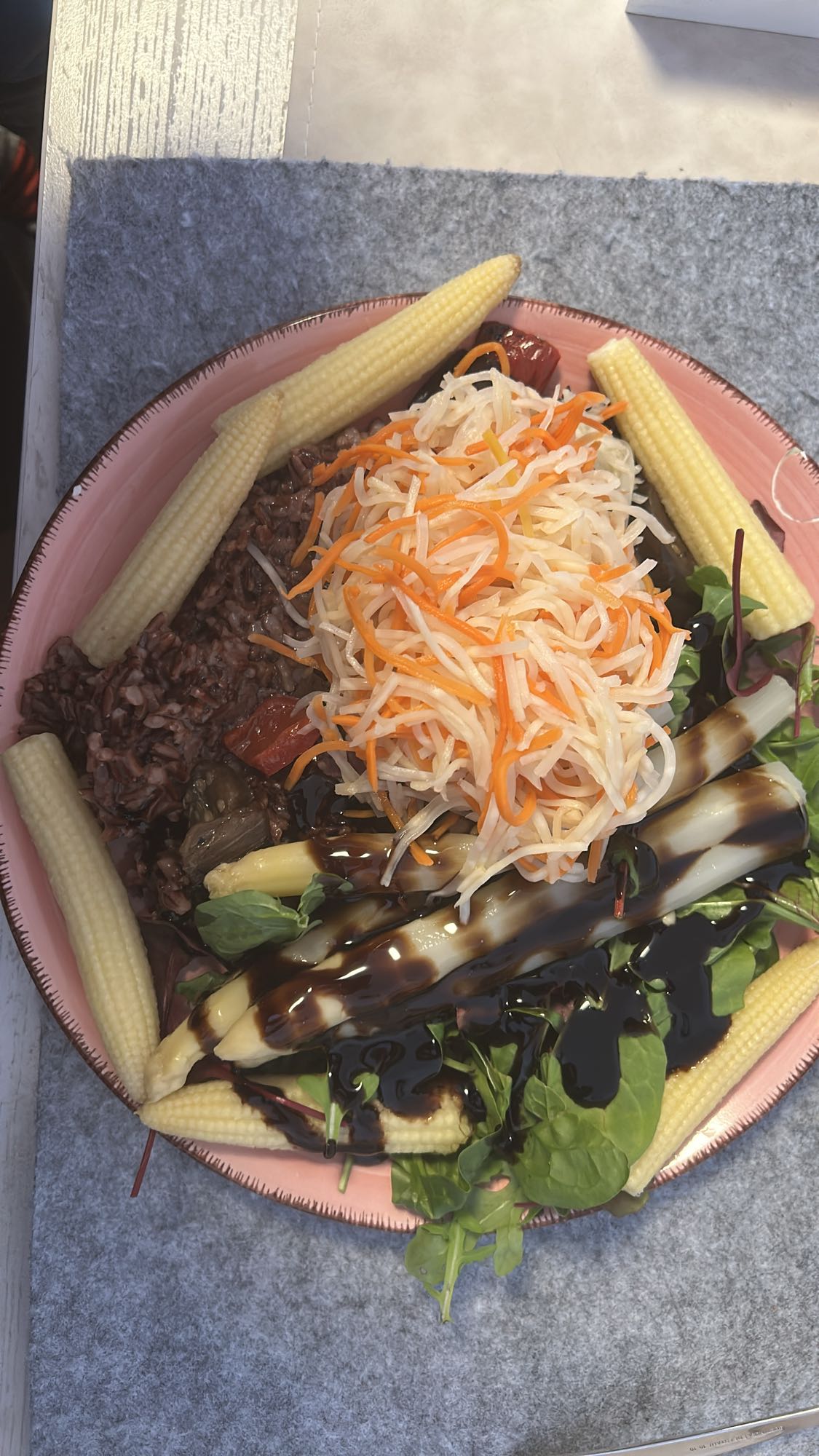 Ensalada con arroz y verduras