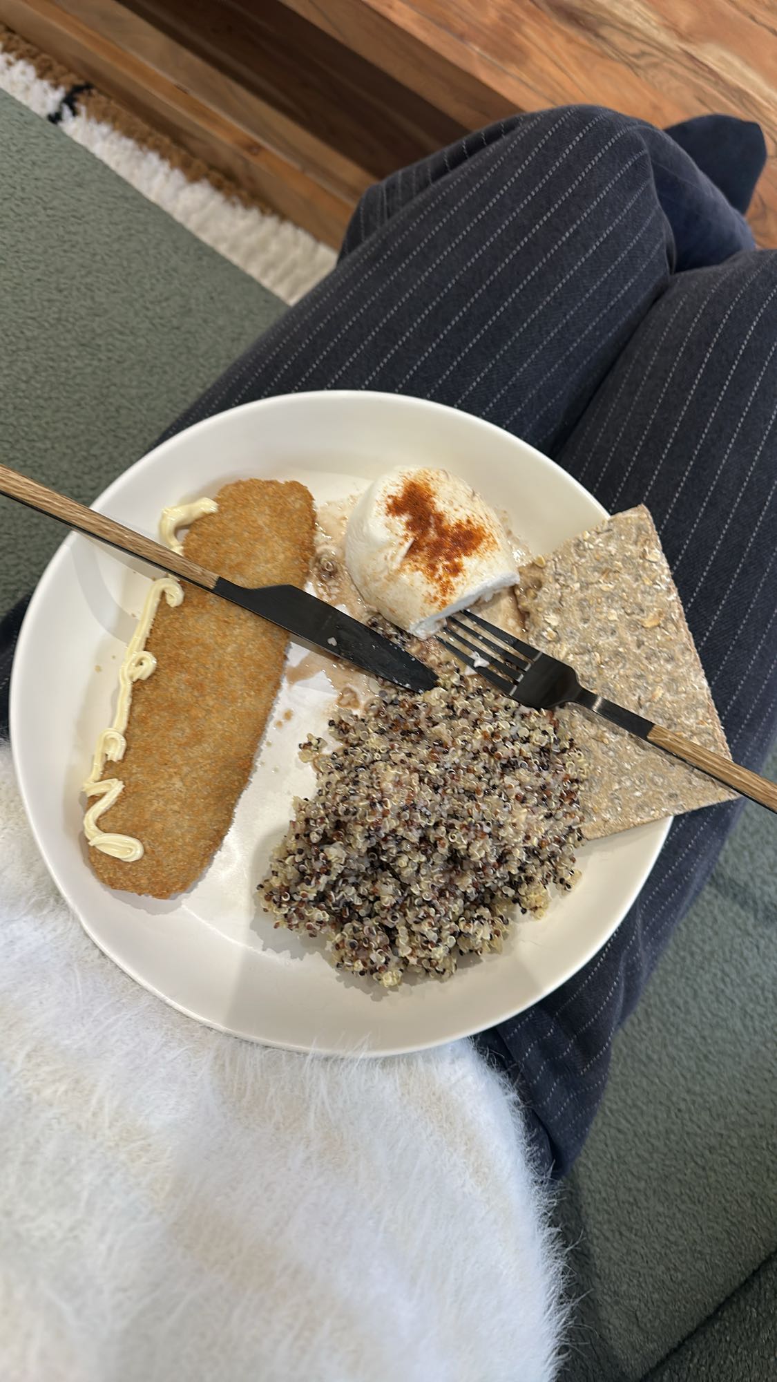 Poisson pané avec une mozzarella et du quinoa