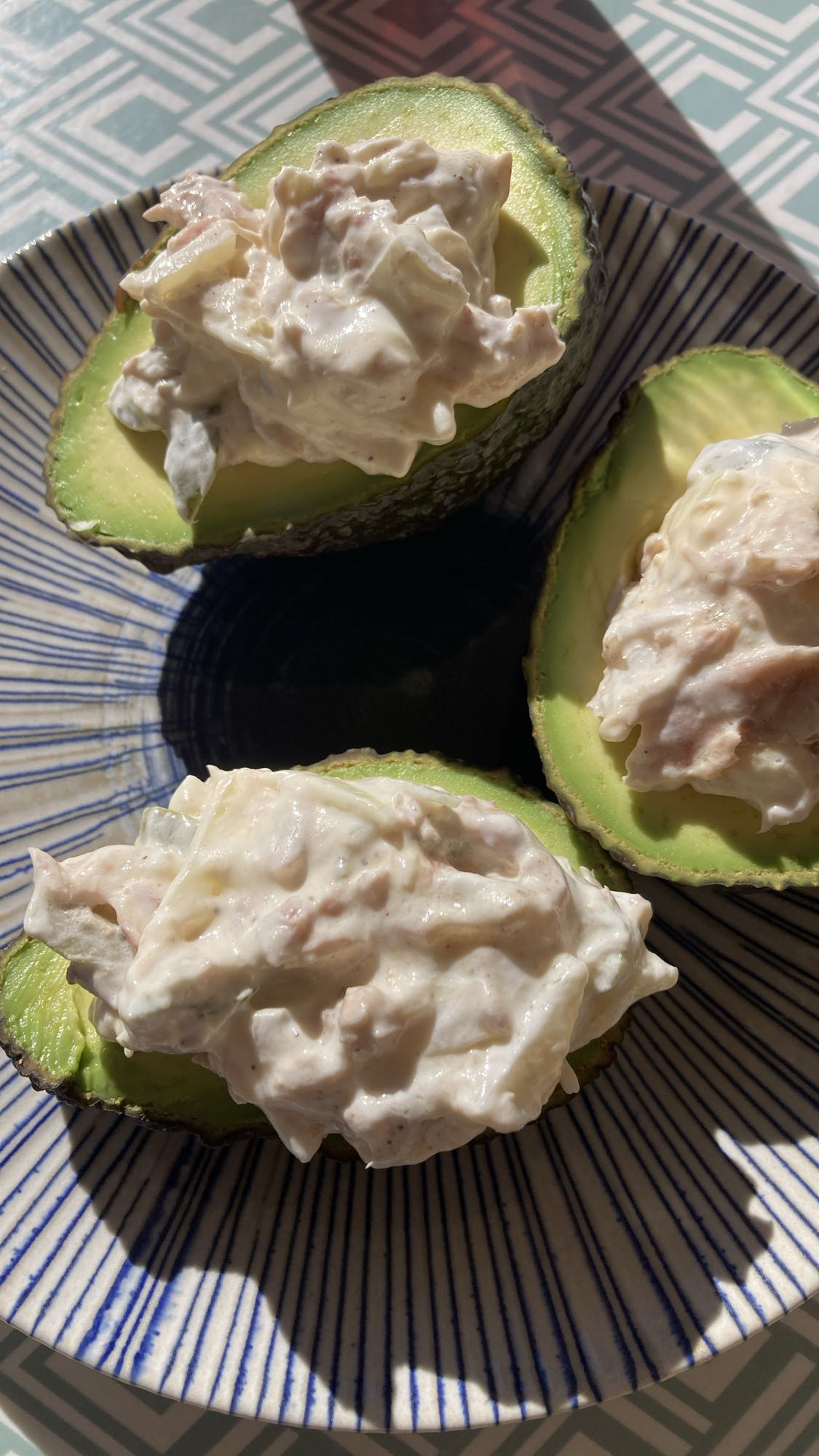 Fylld avokado med tonfisk