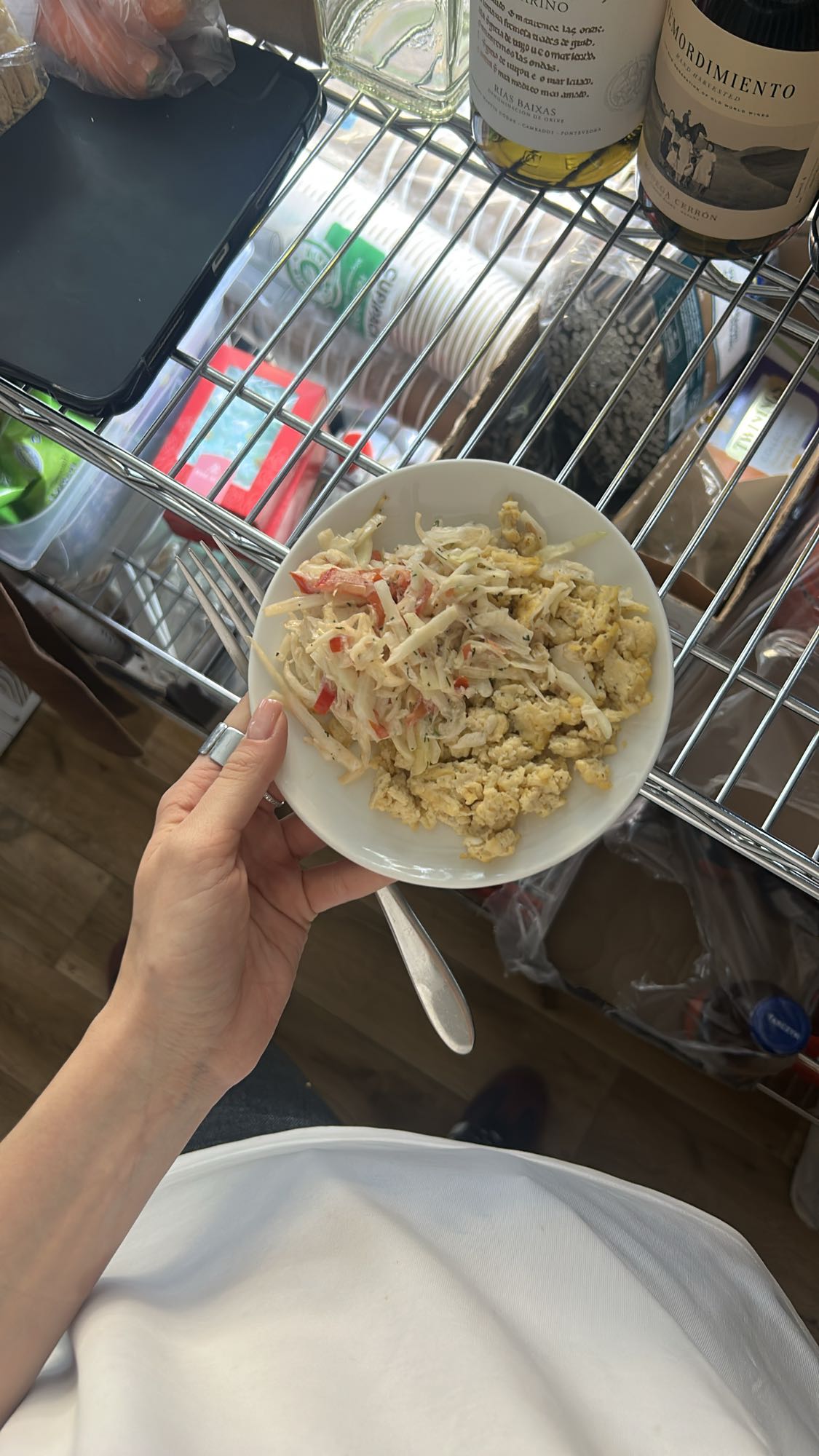 яичница с овощным салатом