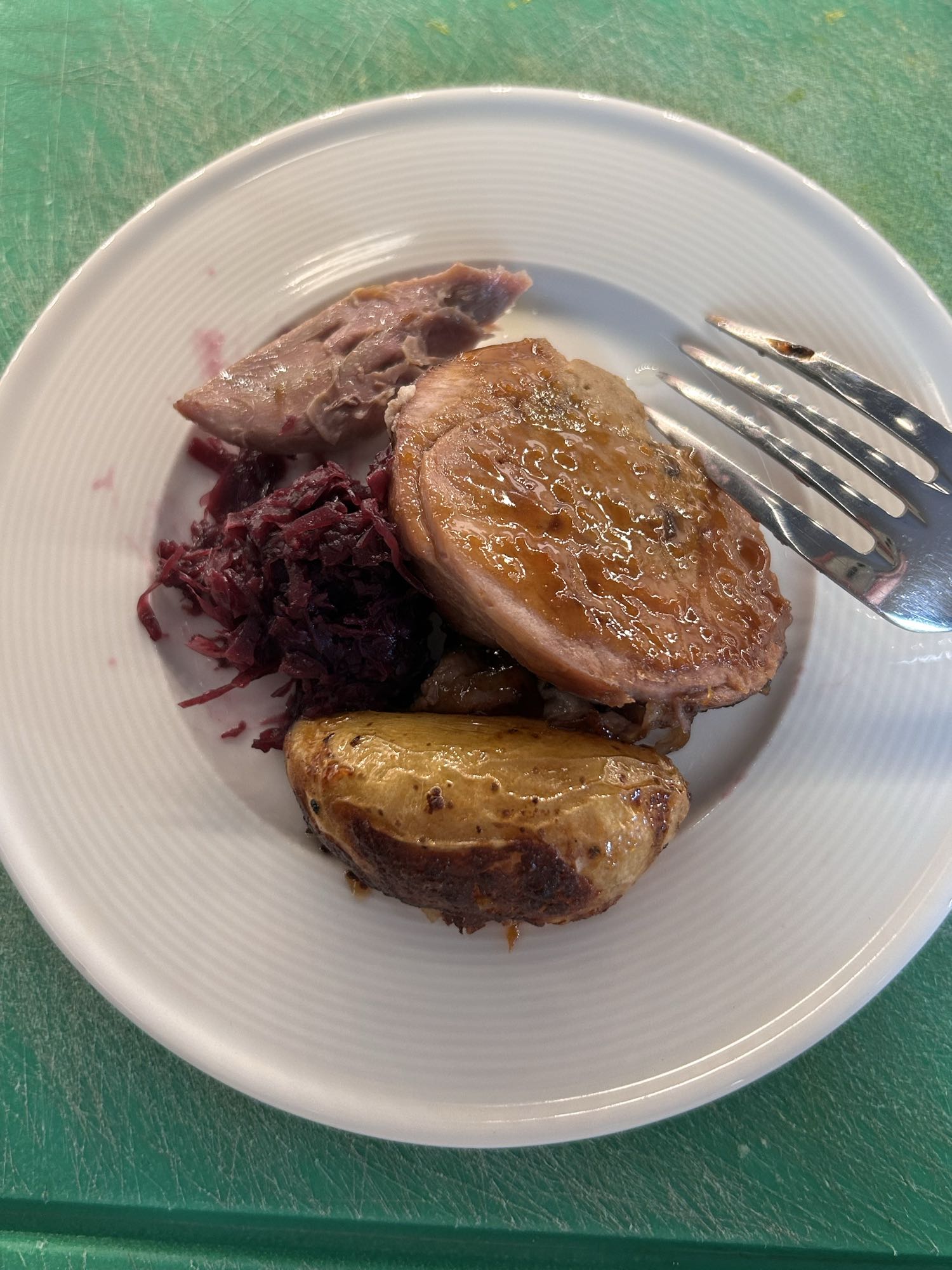 утка с картофелем и капустой